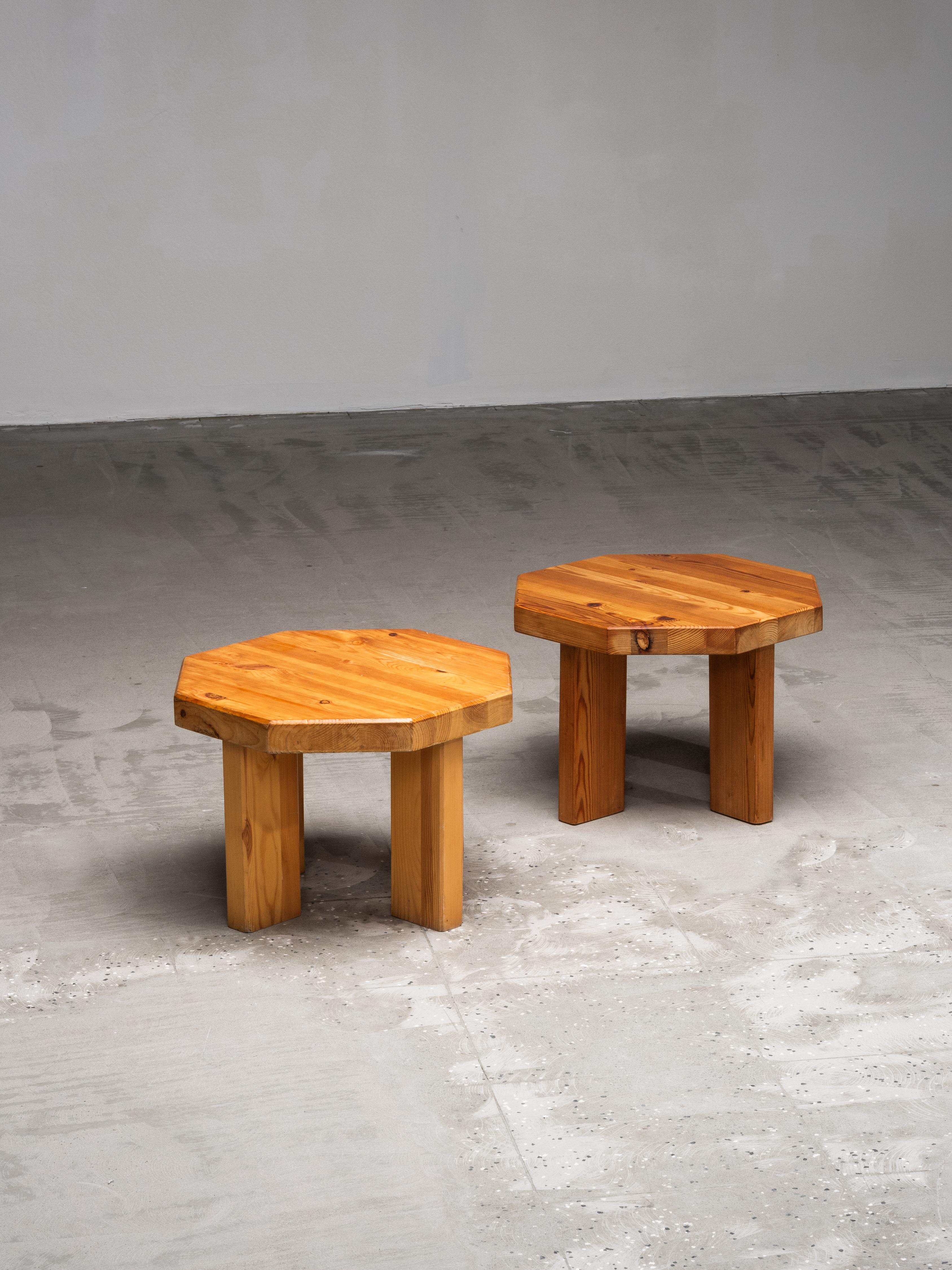 Brutalist Low Pine Stools or Side Tables, 1970s, Set of 2 For Sale 2