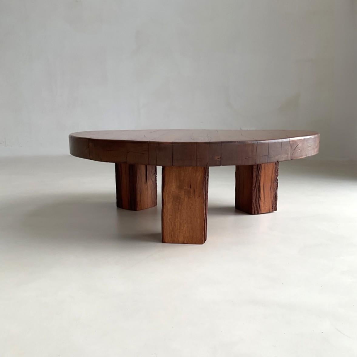 Brutalist Low Solid Oak Coffee Table, 1970s In Good Condition For Sale In EVERDINGEN, NL
