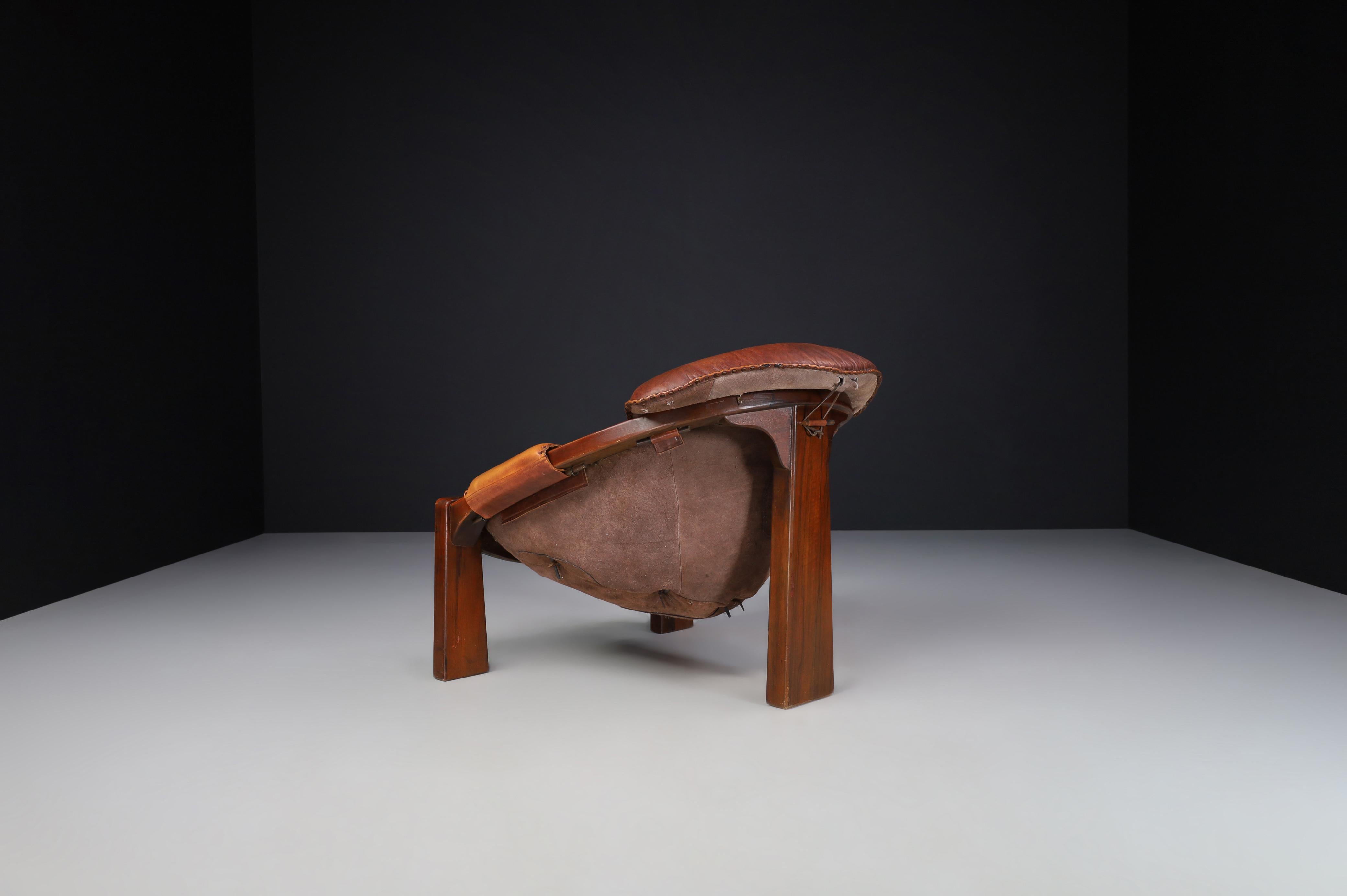 Brutalist Luciano Frigerio Patinated Cognac Leather Lounge Chairs, Italy, 1970s 6