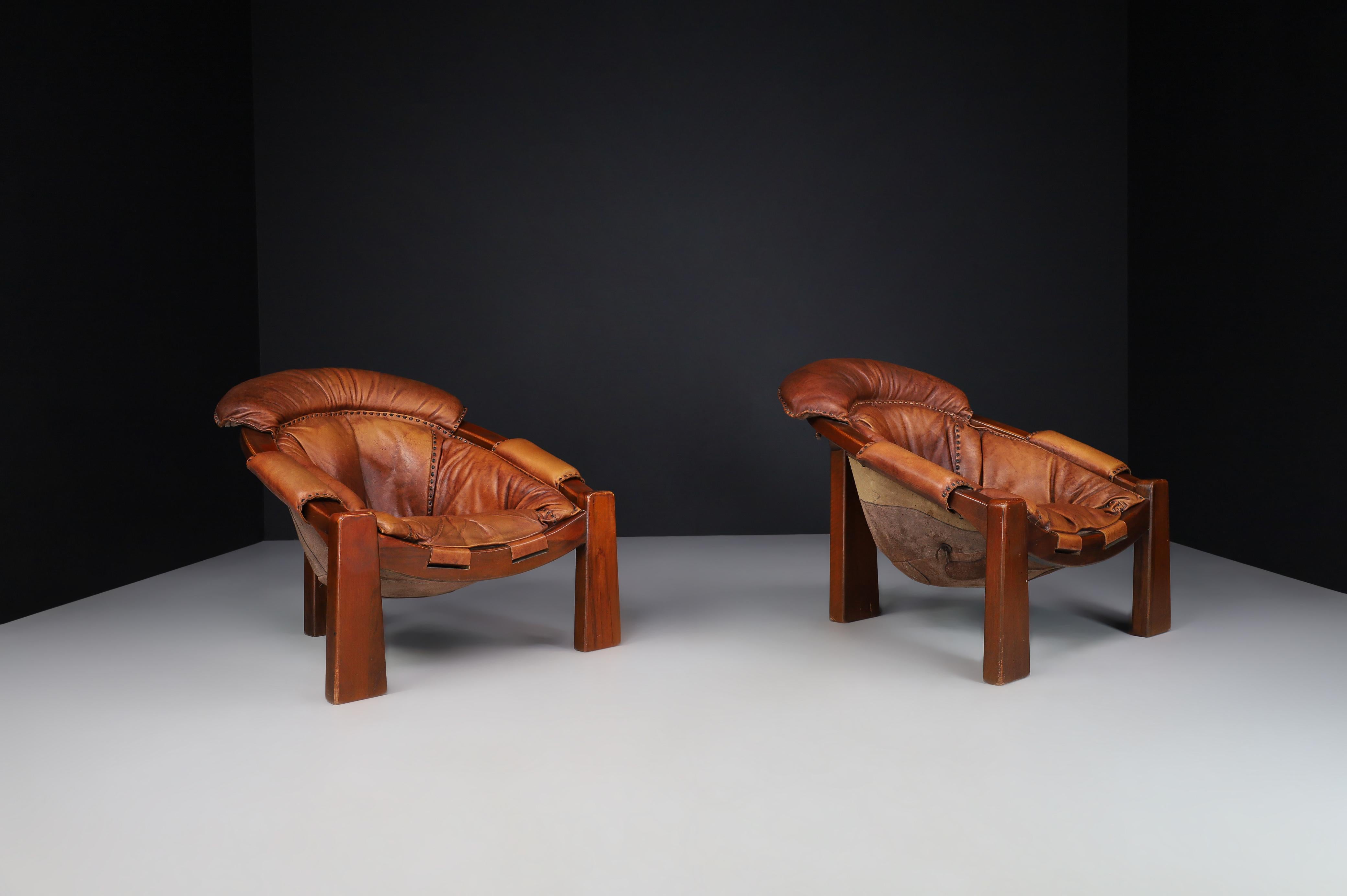 Brutalist Luciano Frigerio Patinated Cognac Leather Lounge Chairs, Italy, 1970s 2