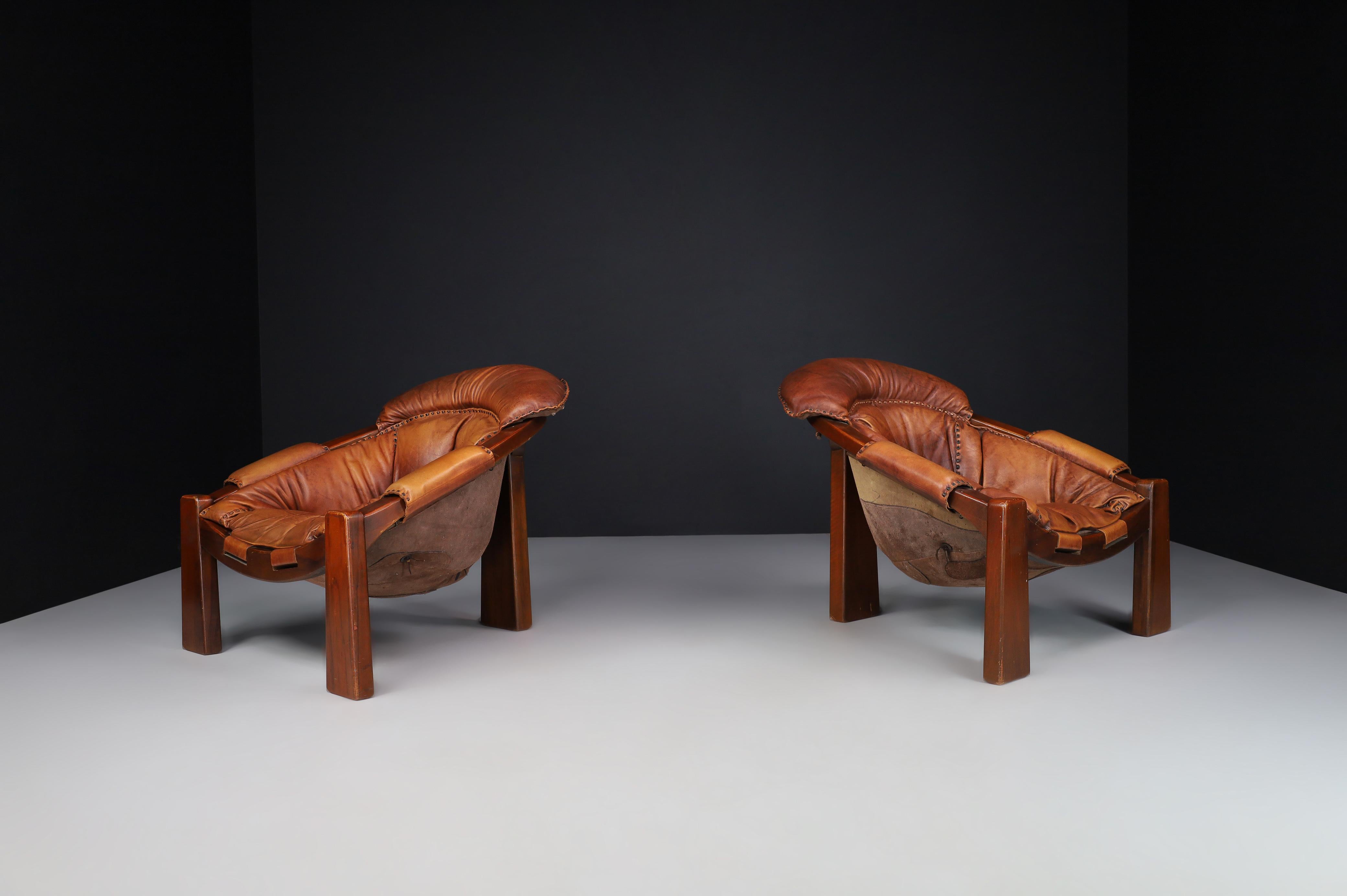 Brutalist Luciano Frigerio Patinated Cognac Leather Lounge Chairs, Italy, 1970s 3