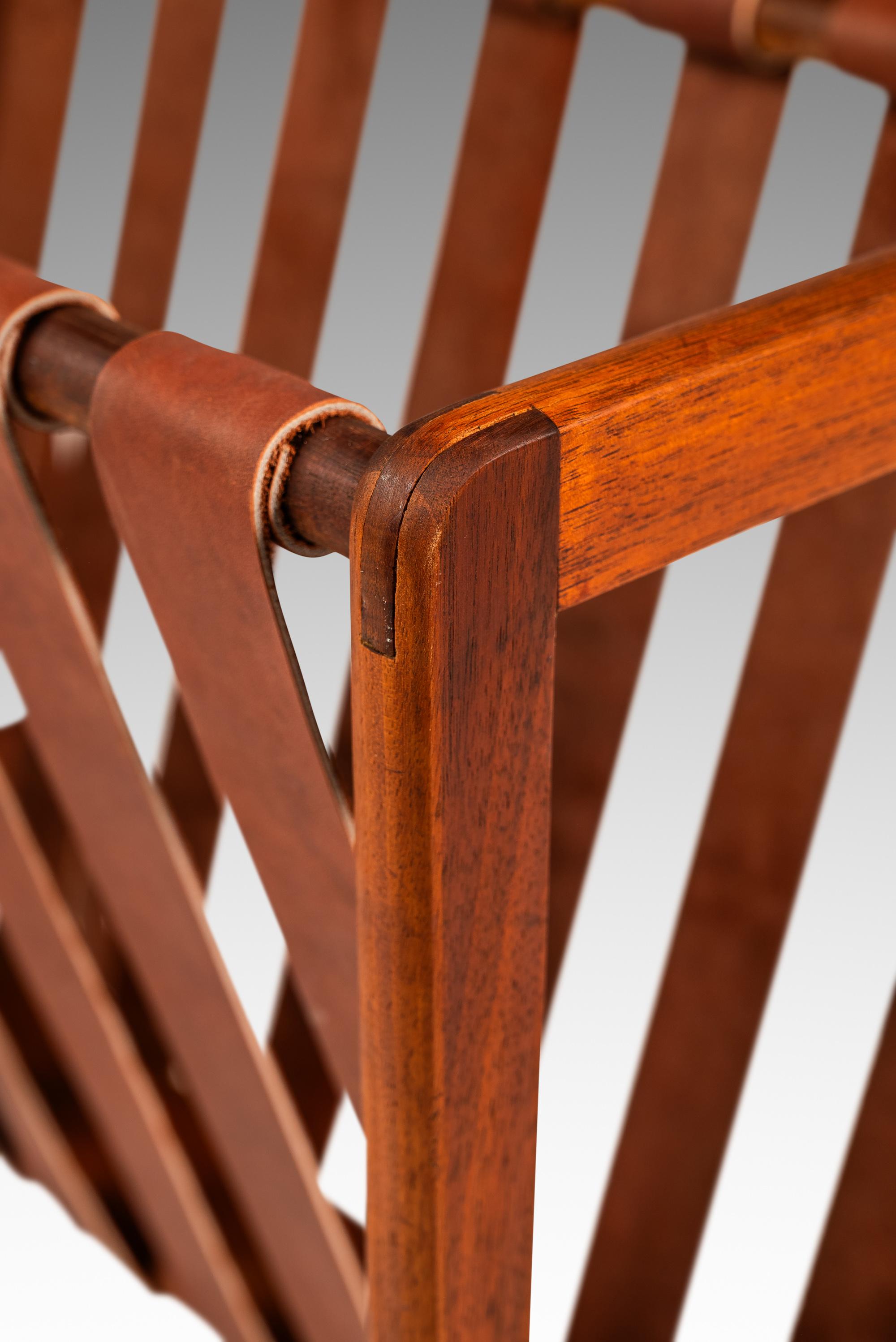 Brutalist Magazine Rack in Solid Teak with Leather Straps, Denmark, c. 1960s For Sale 8
