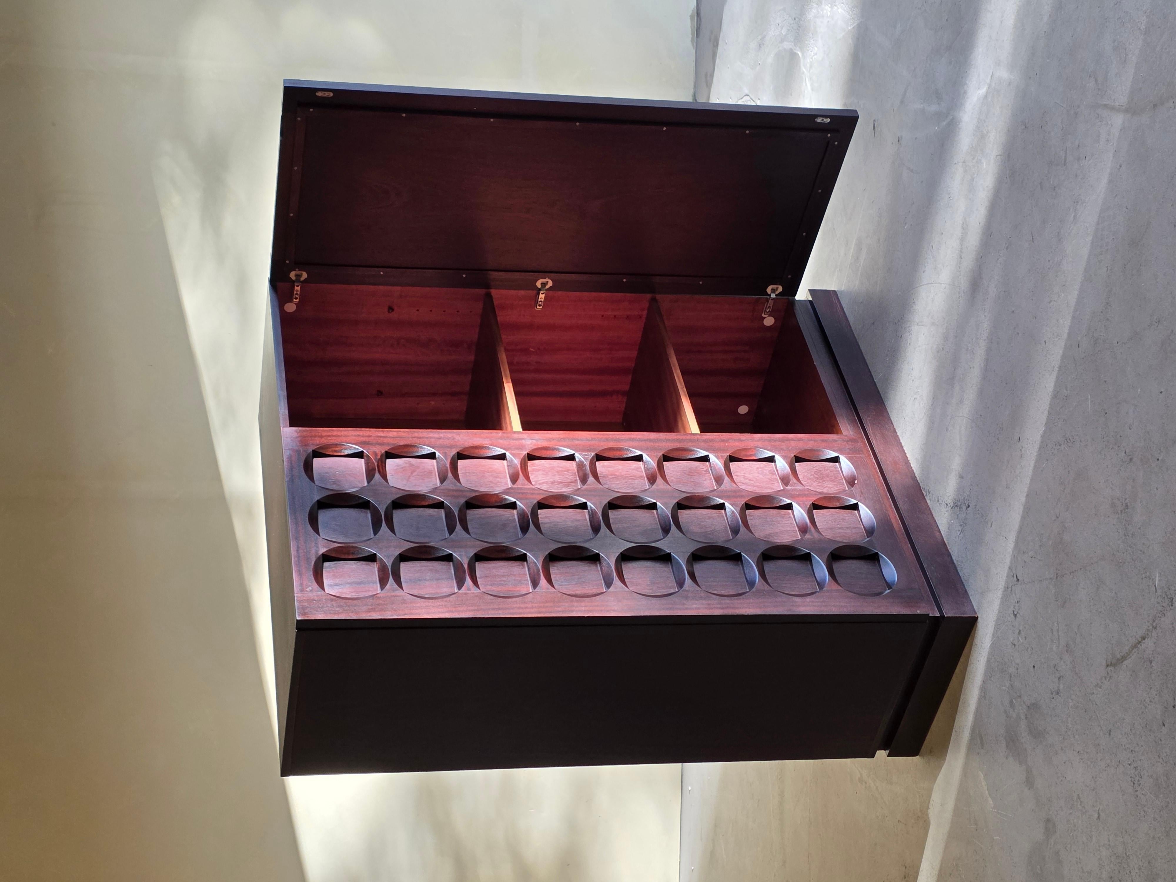 Brutalistischer Barschrank aus Mahagoni von Defour, Belgien, 1970er Jahre im Angebot 5