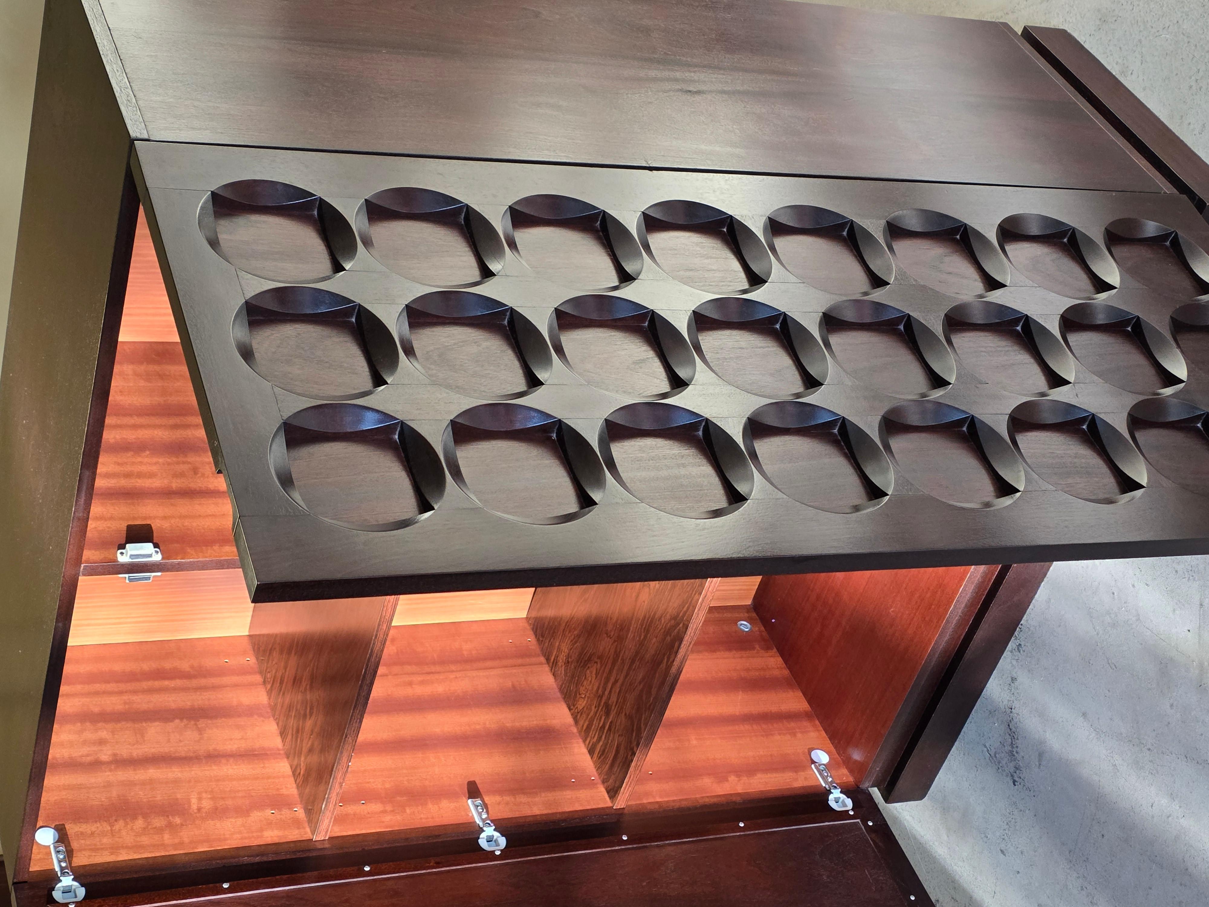 Brutalistischer Barschrank aus Mahagoni von Defour, Belgien, 1970er Jahre im Angebot 3