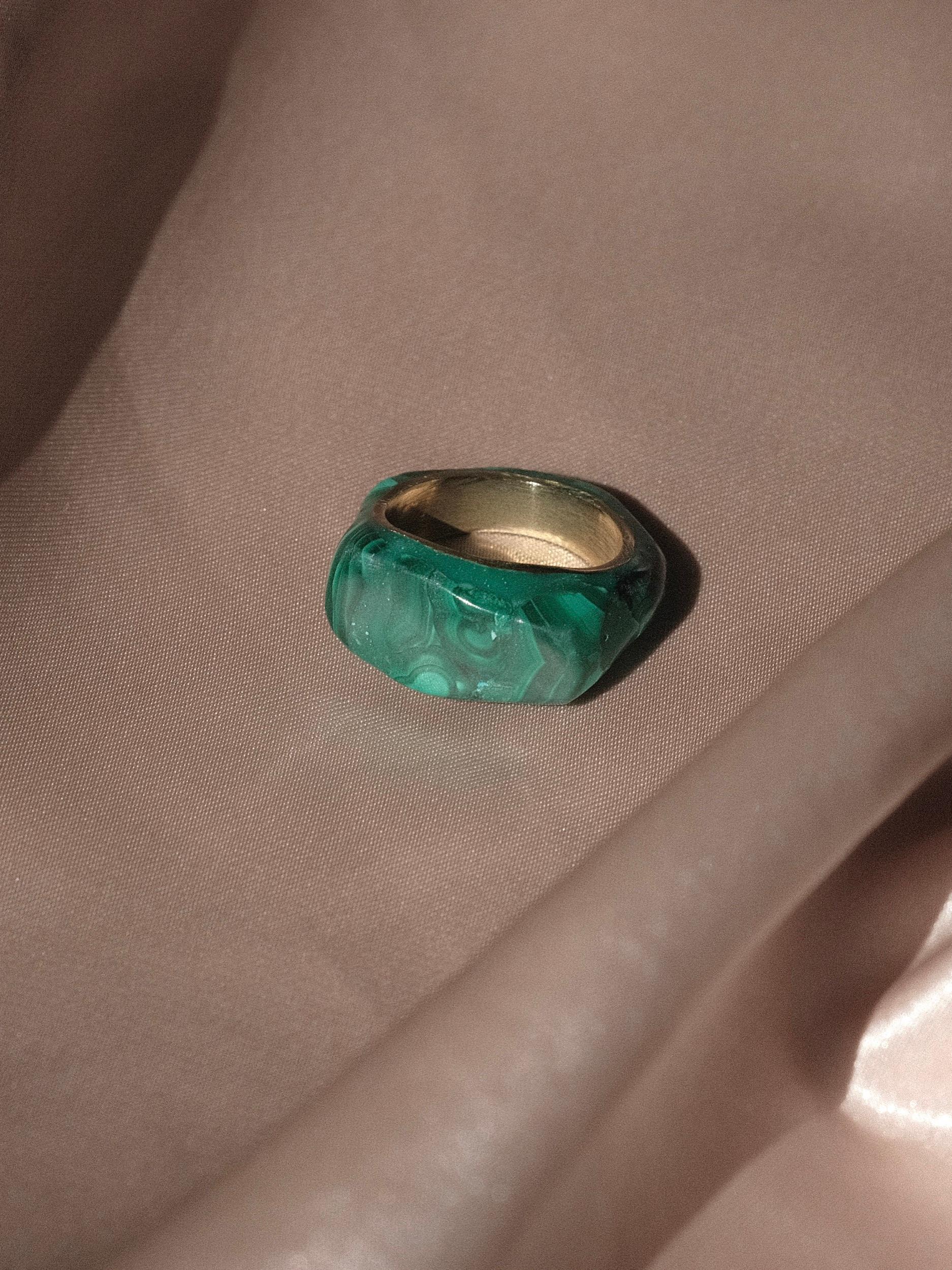 Brutalist Malachite and Brass Ring Size 5.5 4