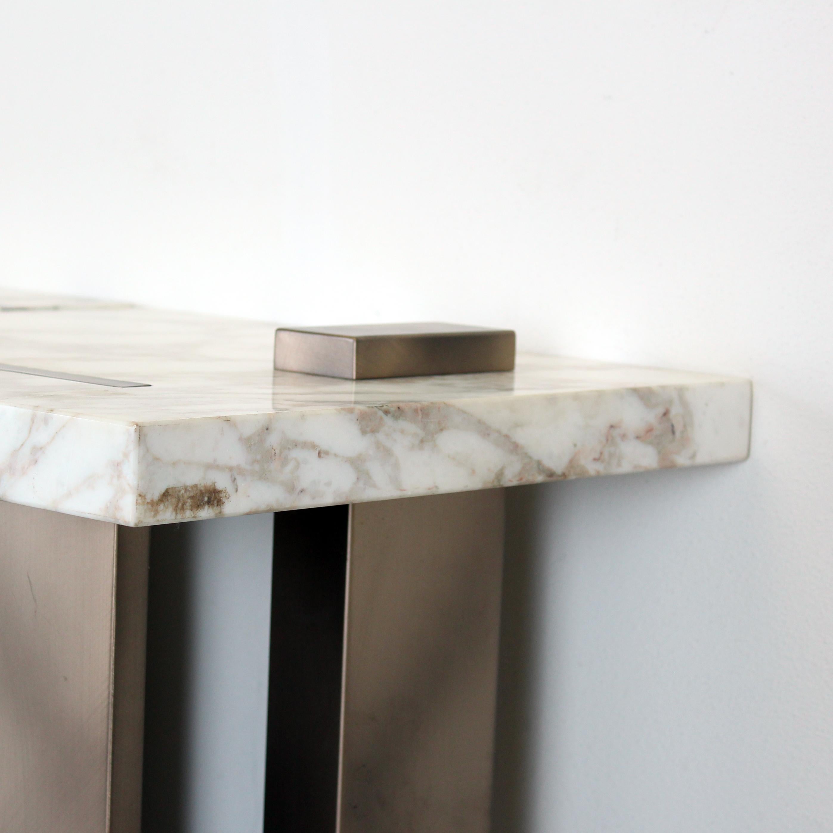 Mesa auxiliar de mármol Brutalista Capri de Studio Sam London, set de 2, años 2020 en venta 14