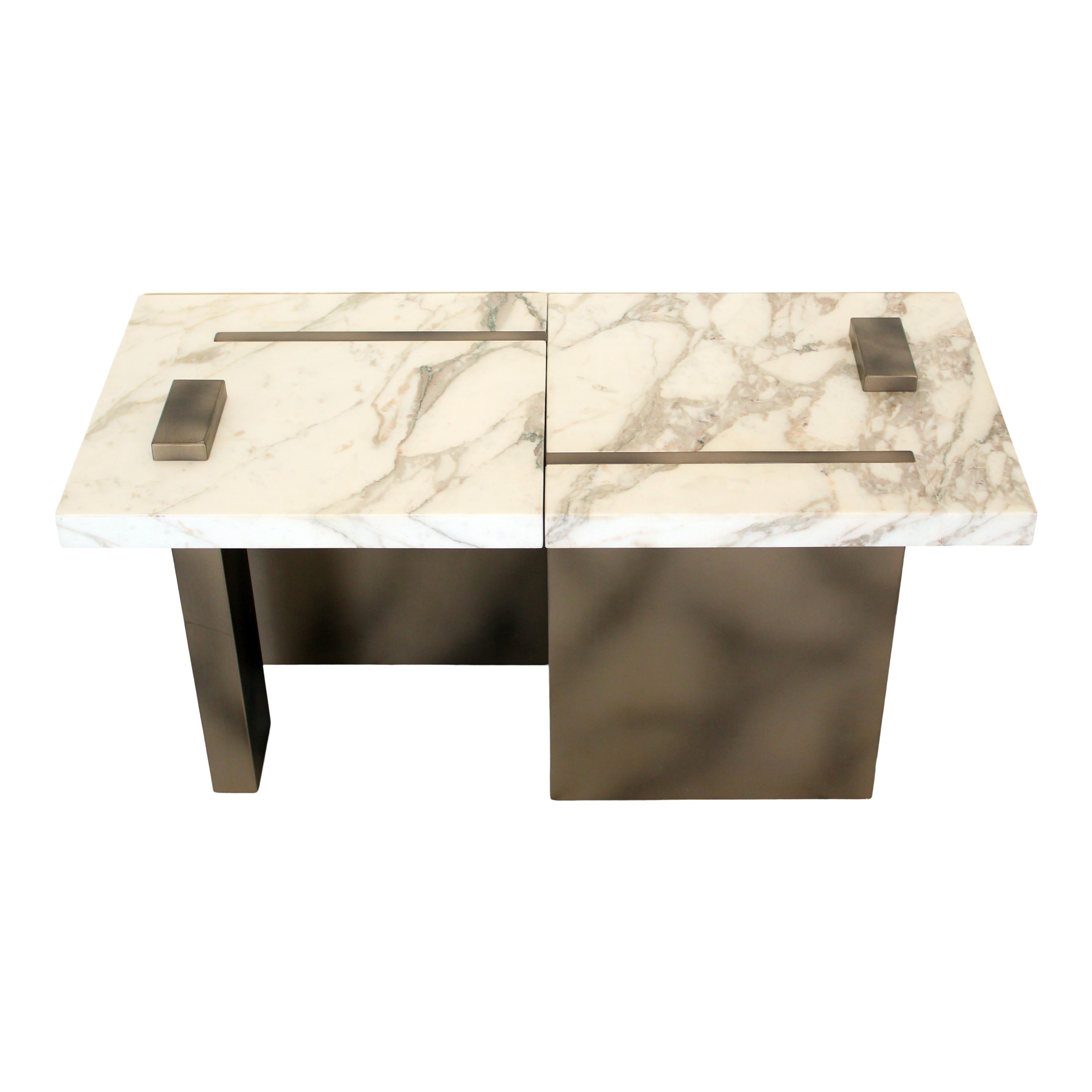 Mesa auxiliar de mármol Brutalista Capri de Studio Sam London, set de 2, años 2020 Mármol en venta