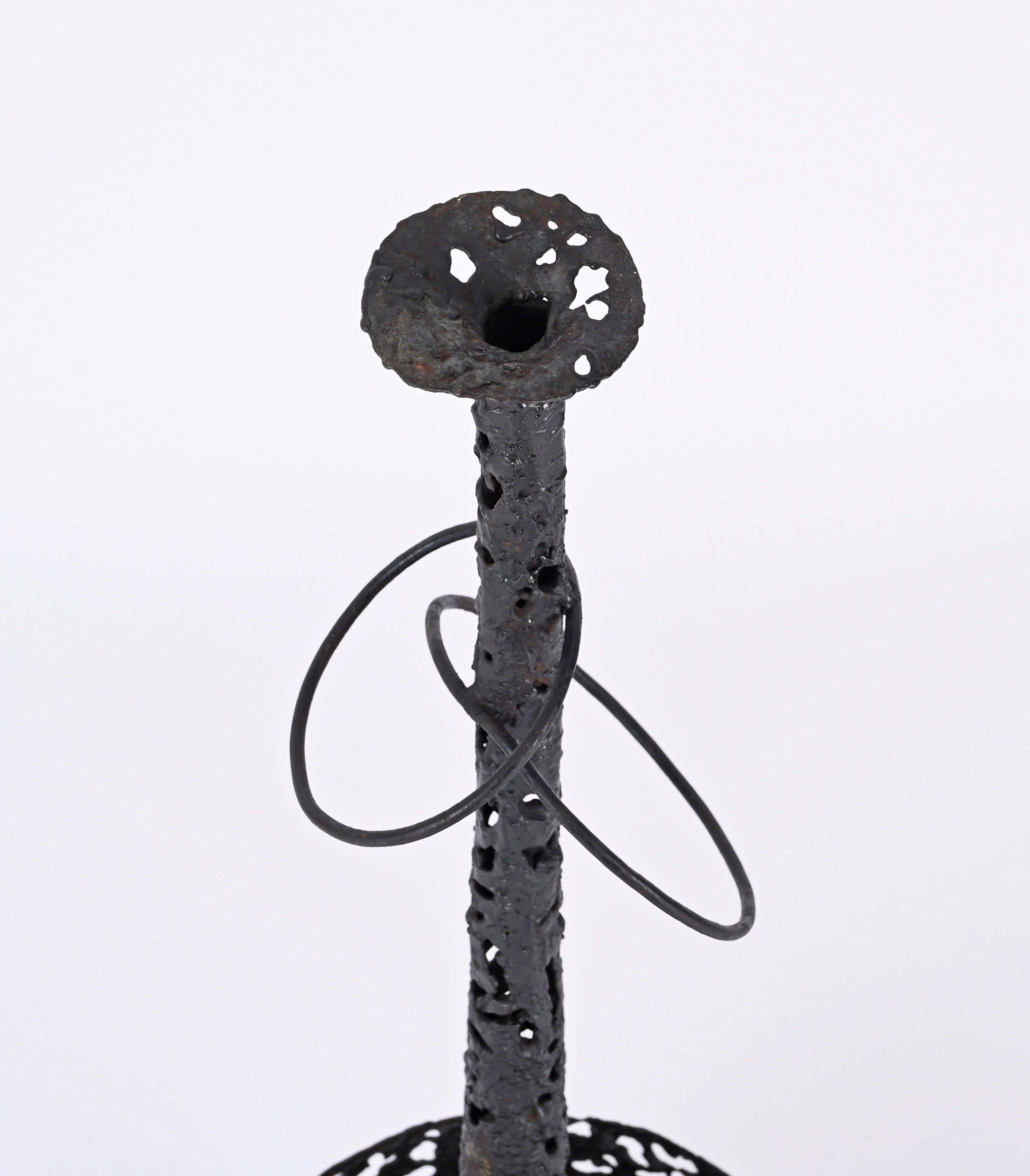 Brutalistische Marsura-Kerzenständer aus Schmiedeeisen, Marsura-Skulptur „Iron Totem“, Italien 1960er Jahre (Moderne der Mitte des Jahrhunderts) im Angebot