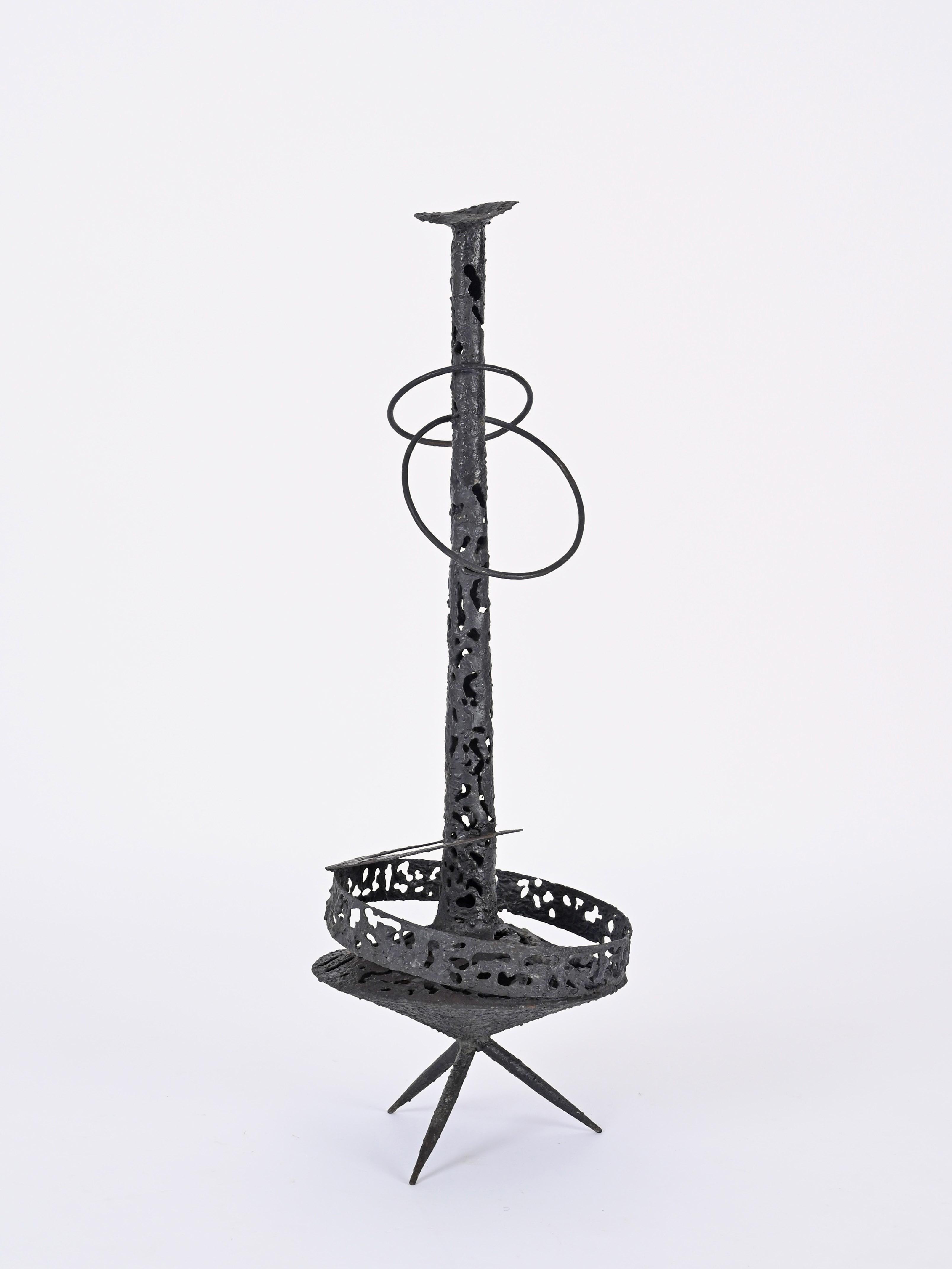 Brutalistische Marsura-Kerzenständer aus Schmiedeeisen, Marsura-Skulptur „Iron Totem“, Italien 1960er Jahre (Eisen) im Angebot