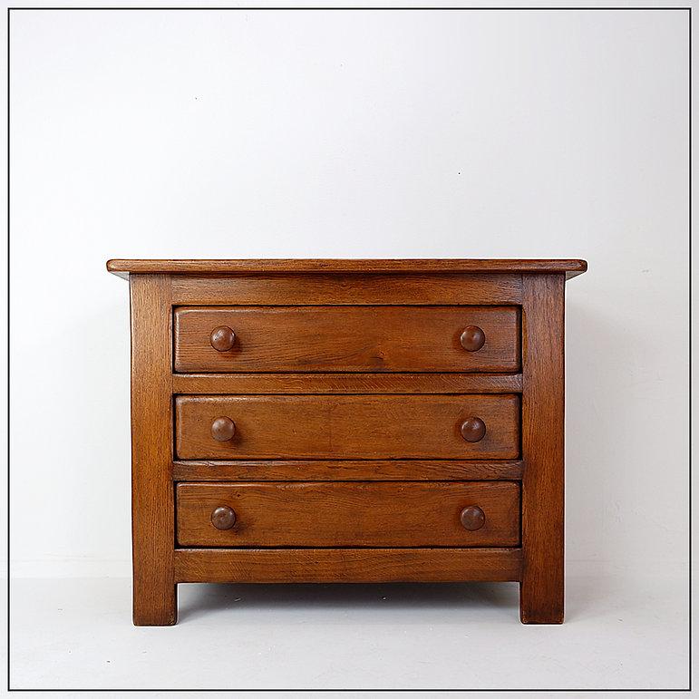Brutalist Masive Oak chest of drawers - 1960s For Sale 2