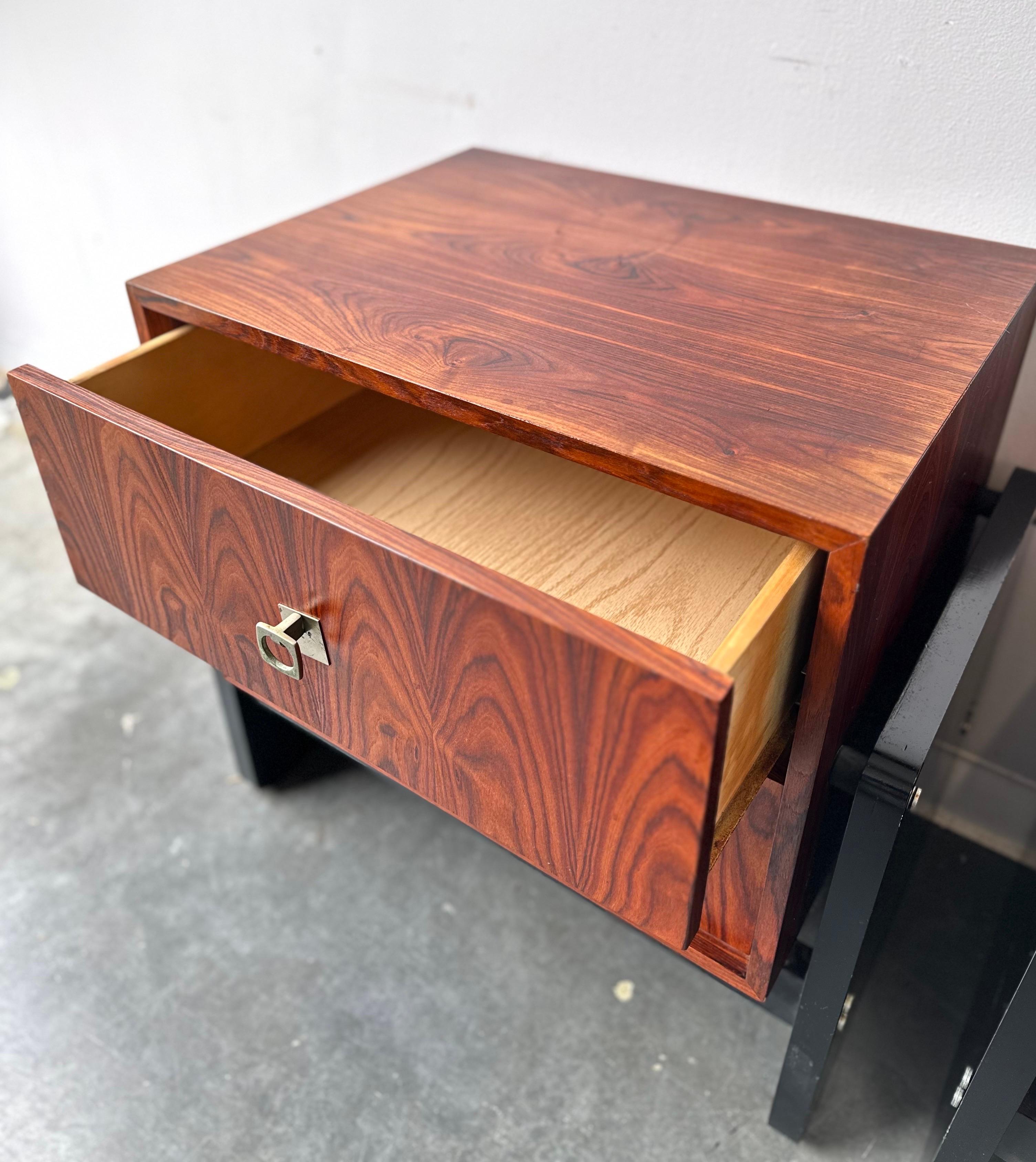 Tables de nuit brutalistes en palissandre et ébène par Tabago à la manière de Paul Evans Bon état - En vente à Sayreville, NJ