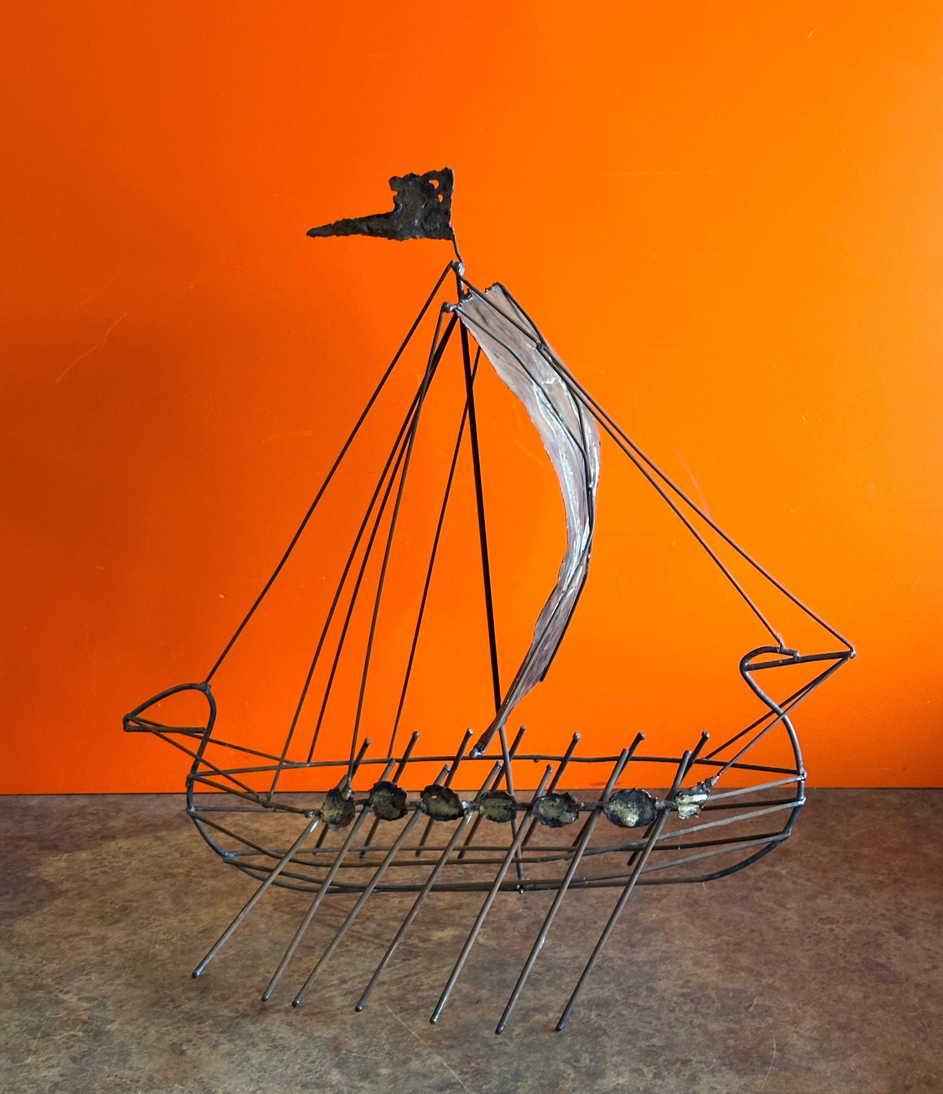 Sculpture brutaliste de bateau Viking MCM en vente 3