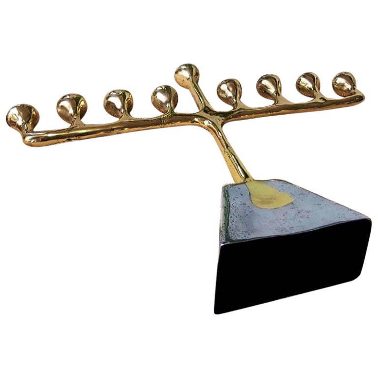 Menorah-Kandelaber aus Aluminiumguss und Messing, brutalistischer Stil  Handgefertigt von David Marshall (Gegossen) im Angebot