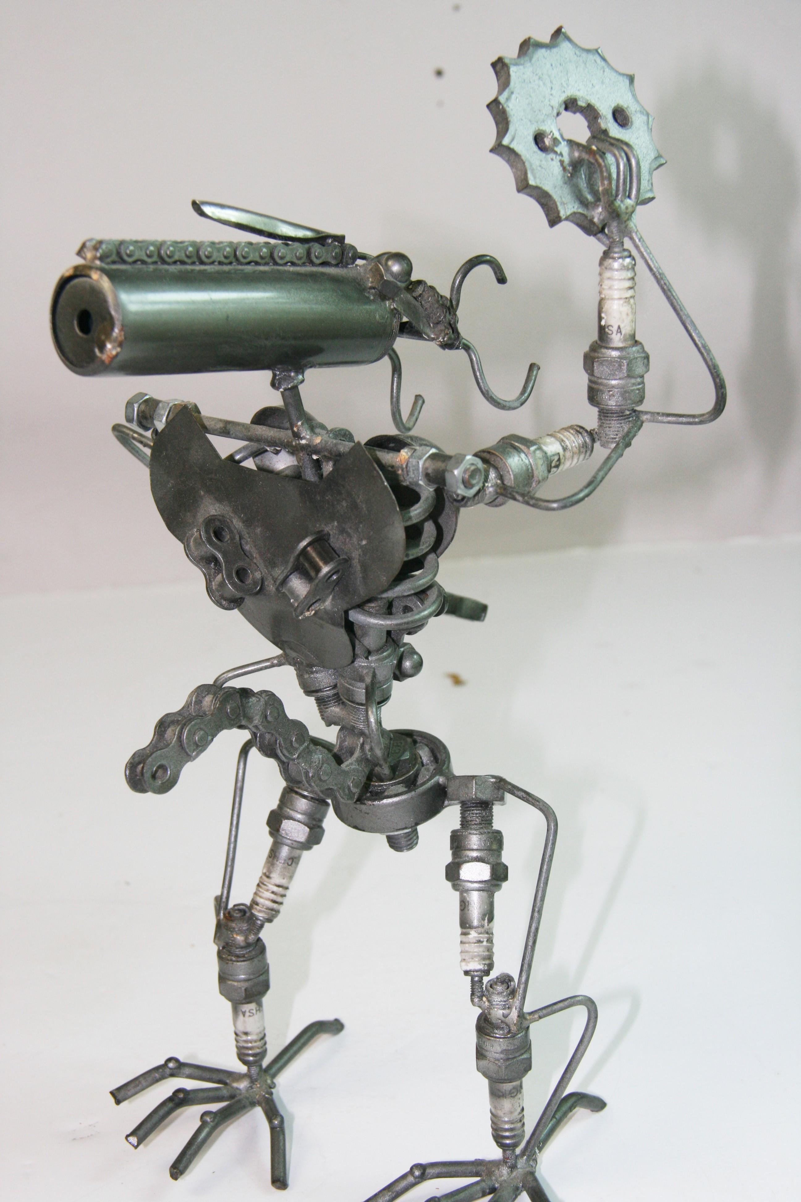 Scultura astratta brutalista in metallo 