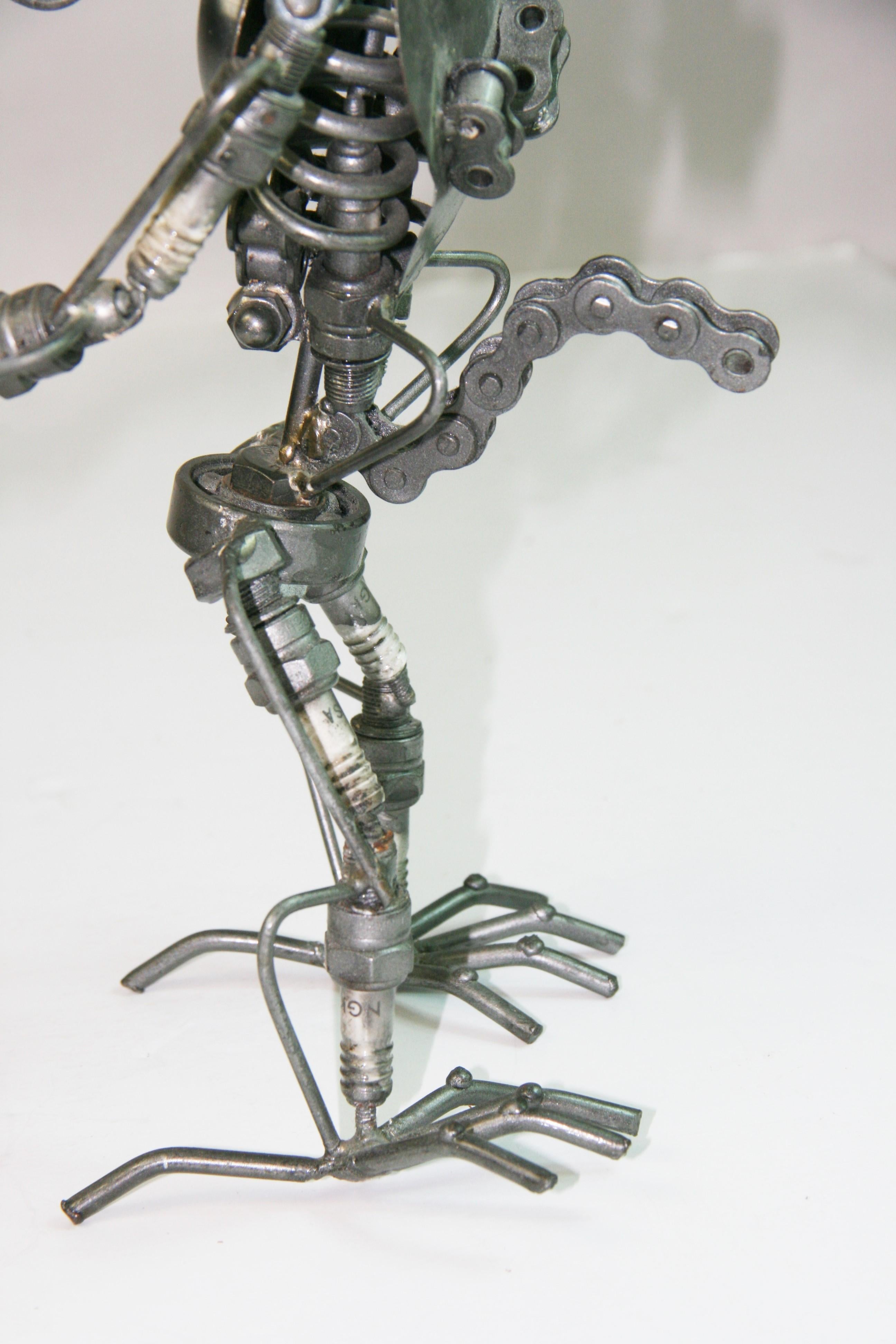 Scultura astratta brutalista in metallo 