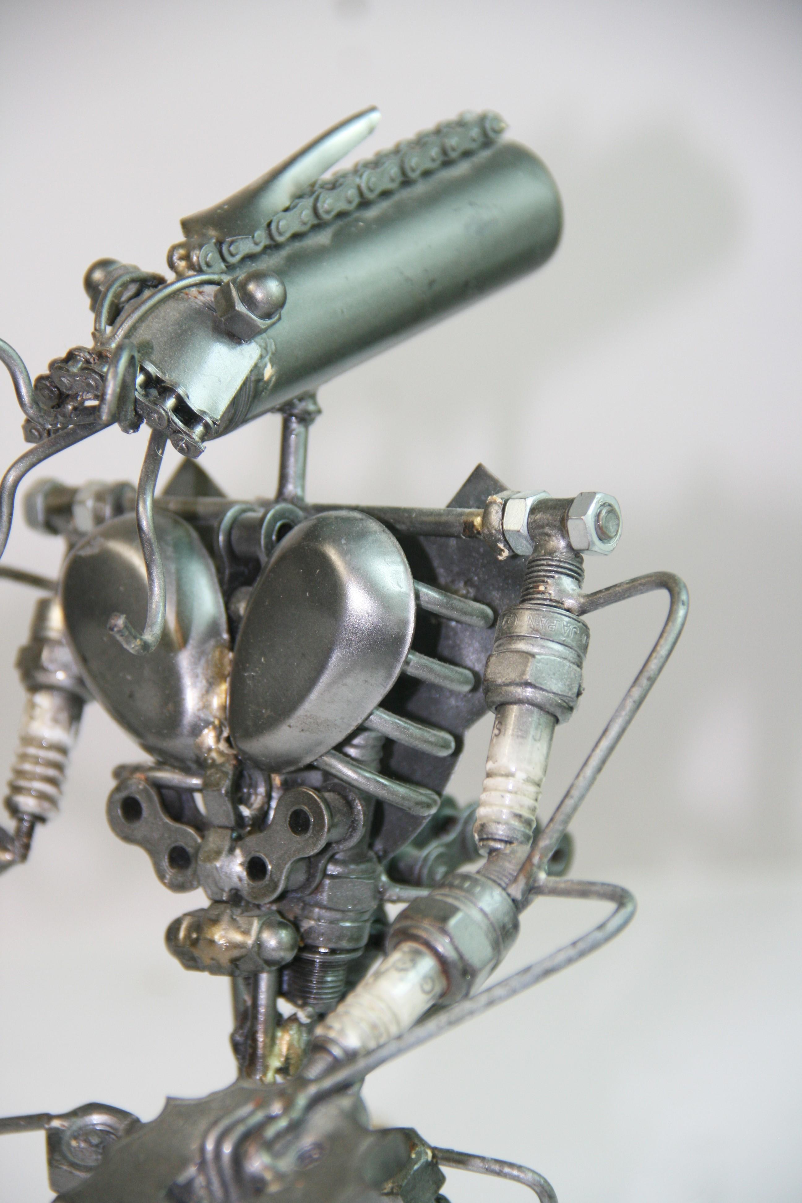 Fatto a mano Scultura astratta brutalista in metallo 