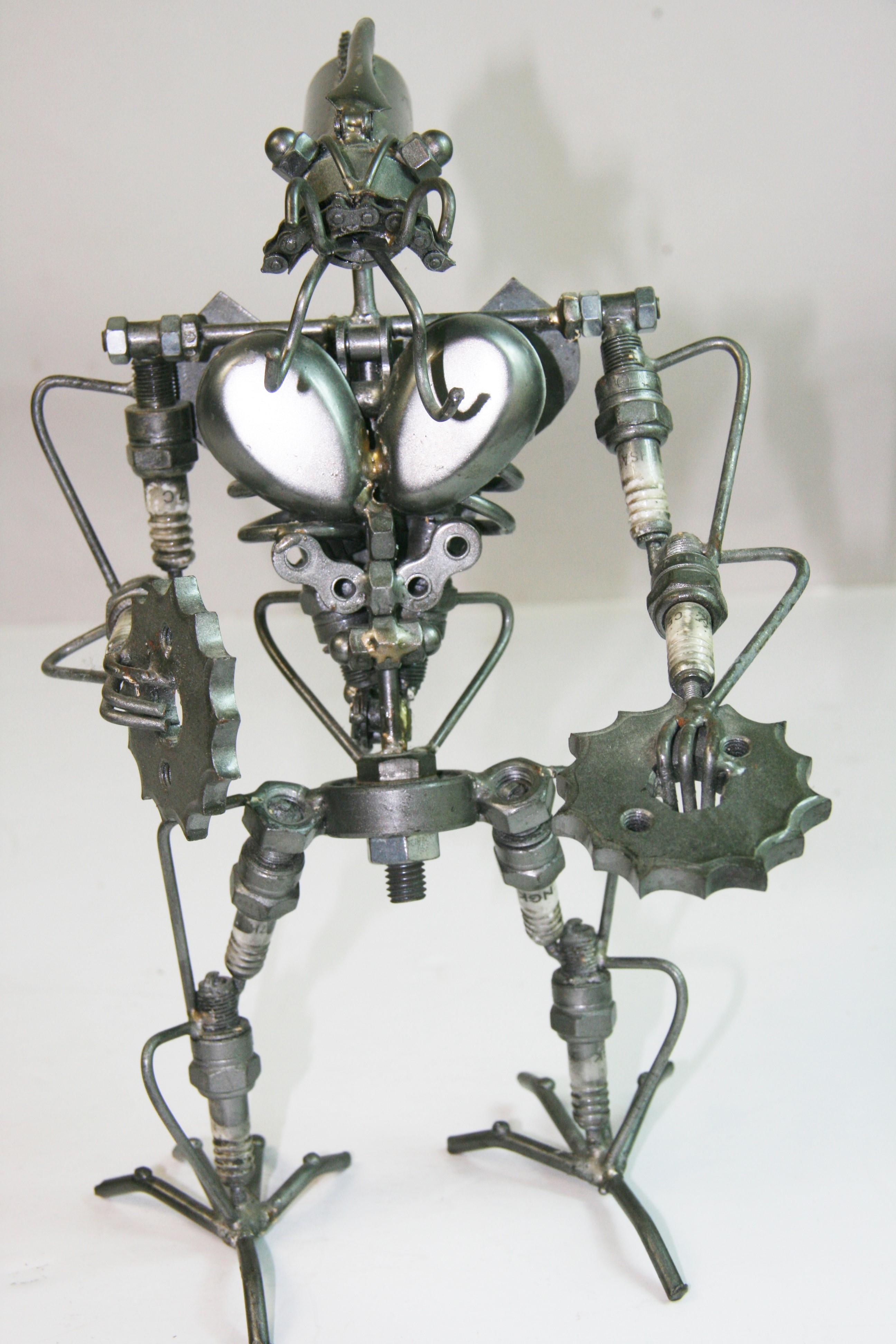 Scultura astratta brutalista in metallo 