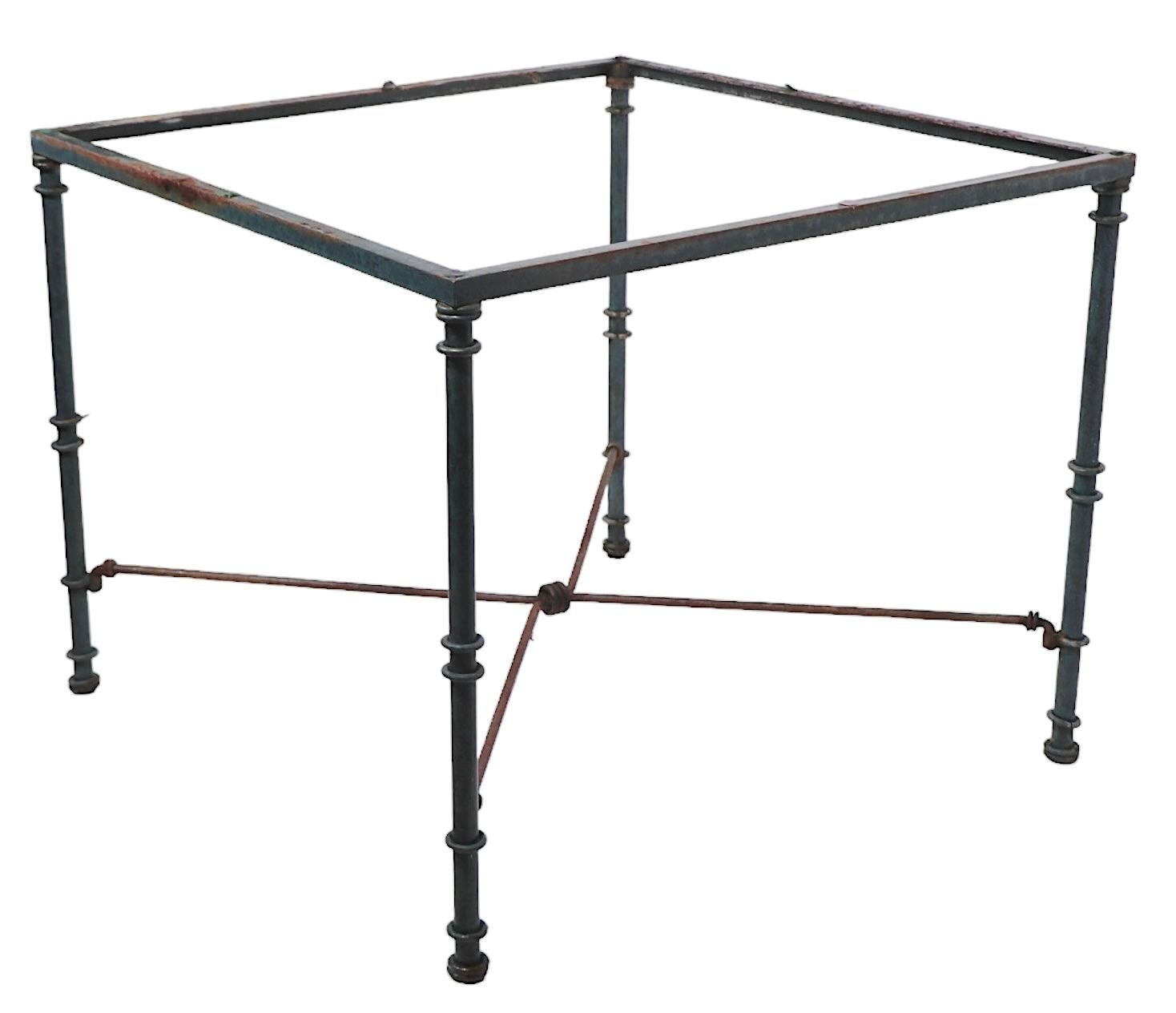 Mesa Dinette Brutalista de Metal y Cristal en Faux Verdigris según Giacometti Estadounidense en venta