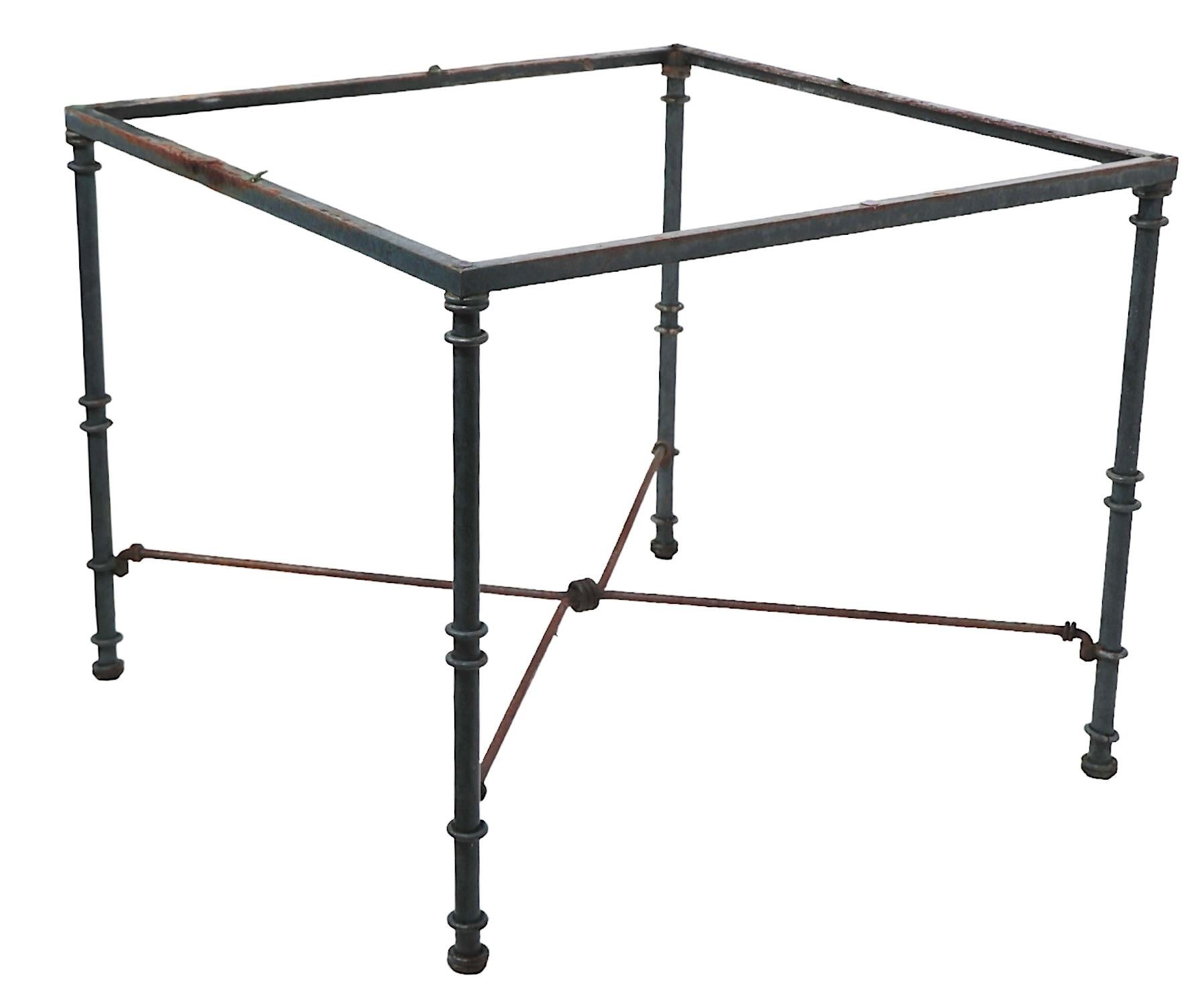 Mesa Dinette Brutalista de Metal y Cristal en Faux Verdigris según Giacometti en Bueno estado para la venta en New York, NY
