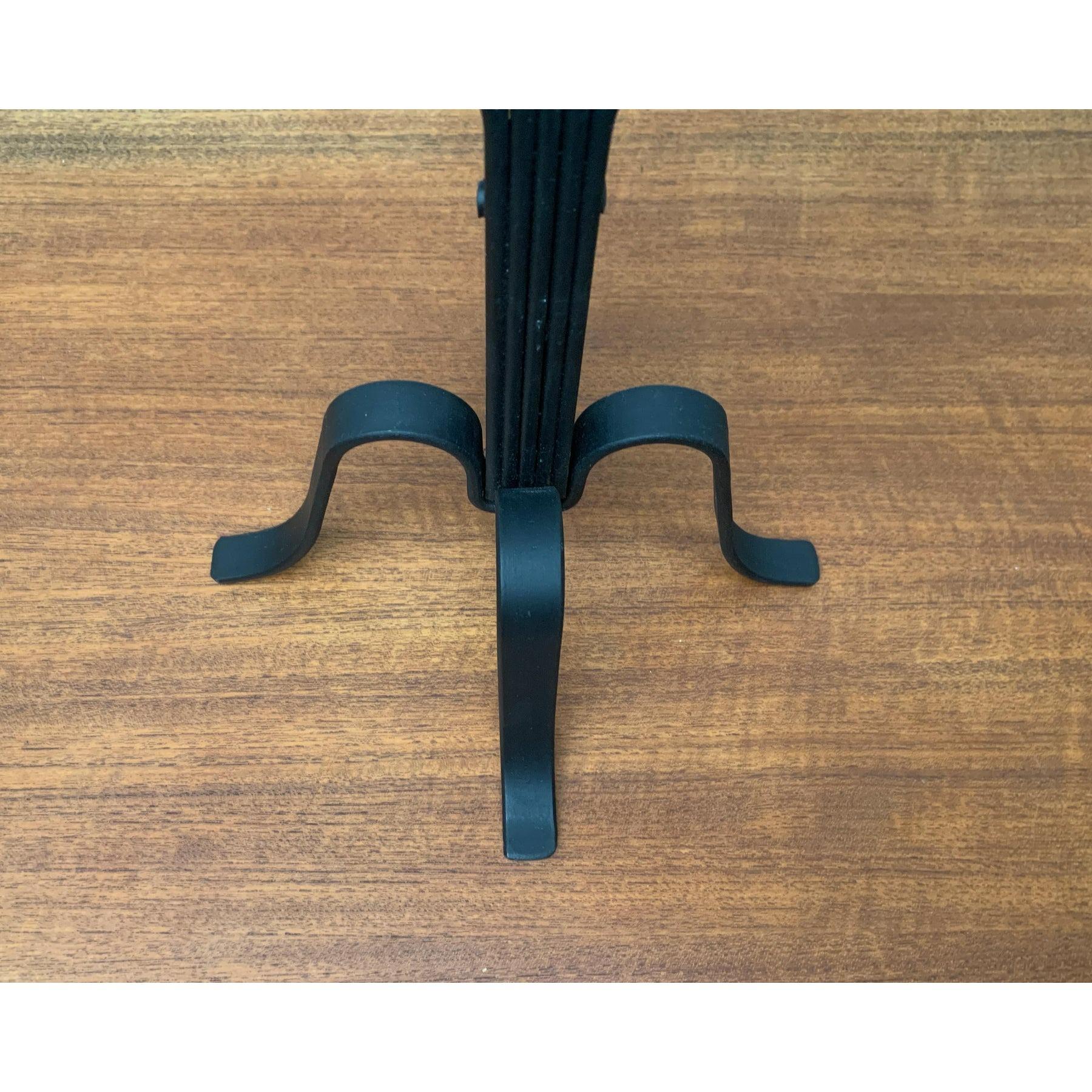 Brutalistischer Metallkerzenhalter, 1970er-Jahre (Brutalismus) im Angebot