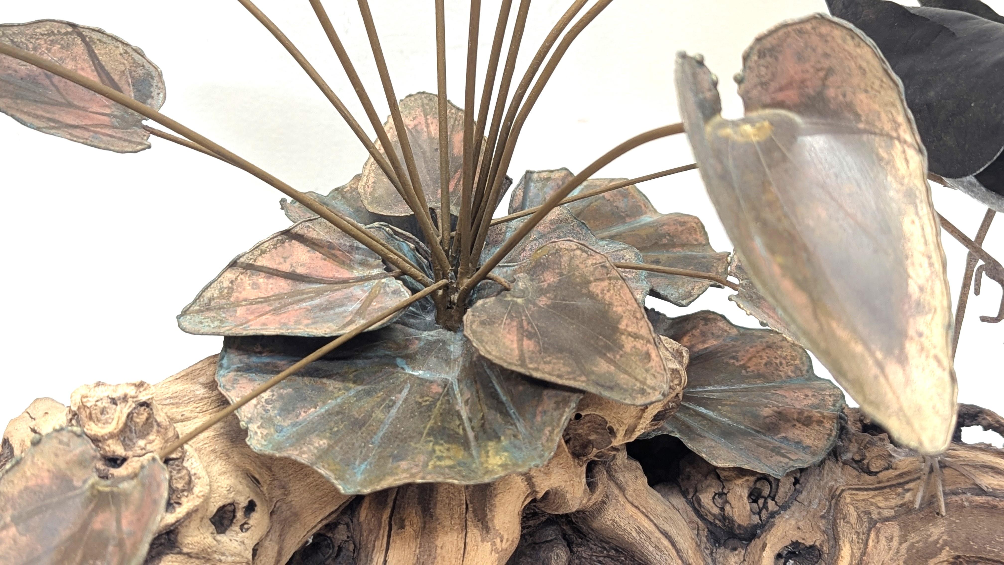 Brutalistische Metall-Skulptur aus Blumen und Treibholz (Messing) im Angebot