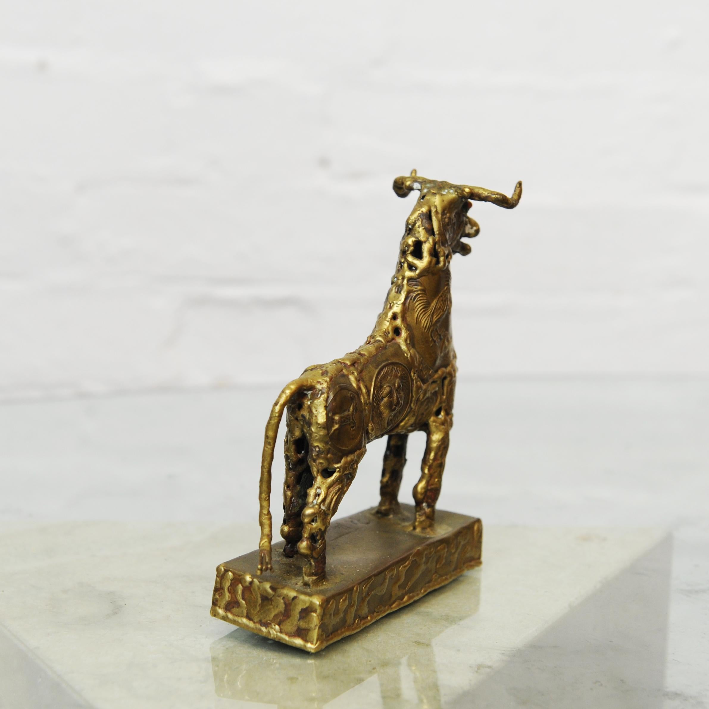 Brutalist Metal Sculpture of a Brass Bull by Pal Kepenyes, 1970s For Sale 3