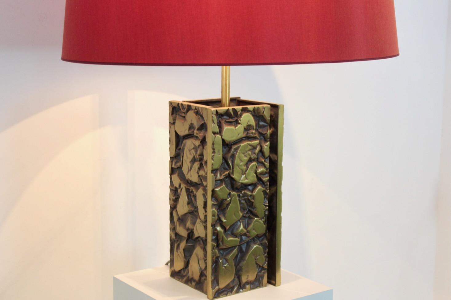 20th Century Brutalist Metal Sculptured Table Lamp, France, 1970s For Sale