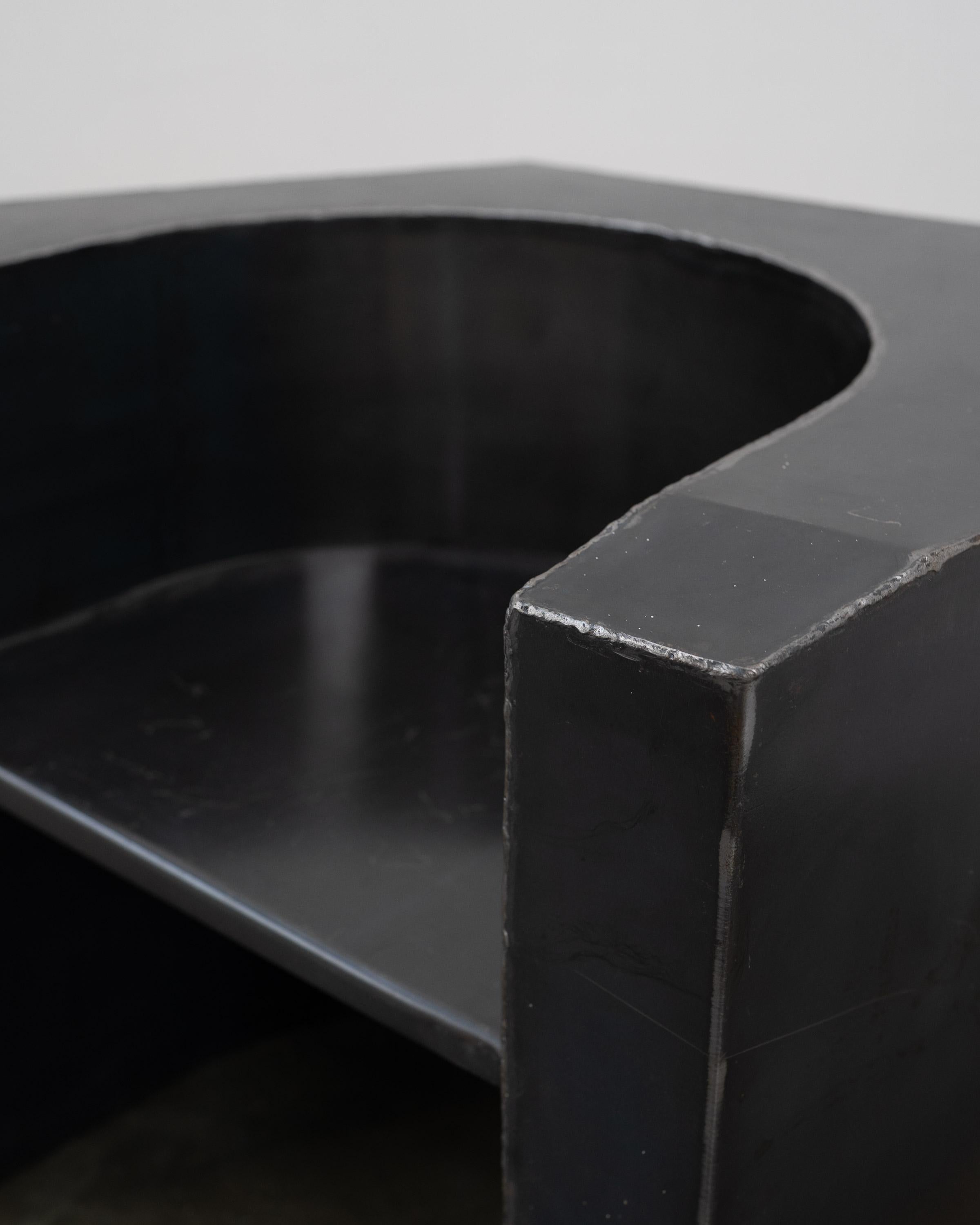 Acier Fauteuil en métal brutaliste en vente