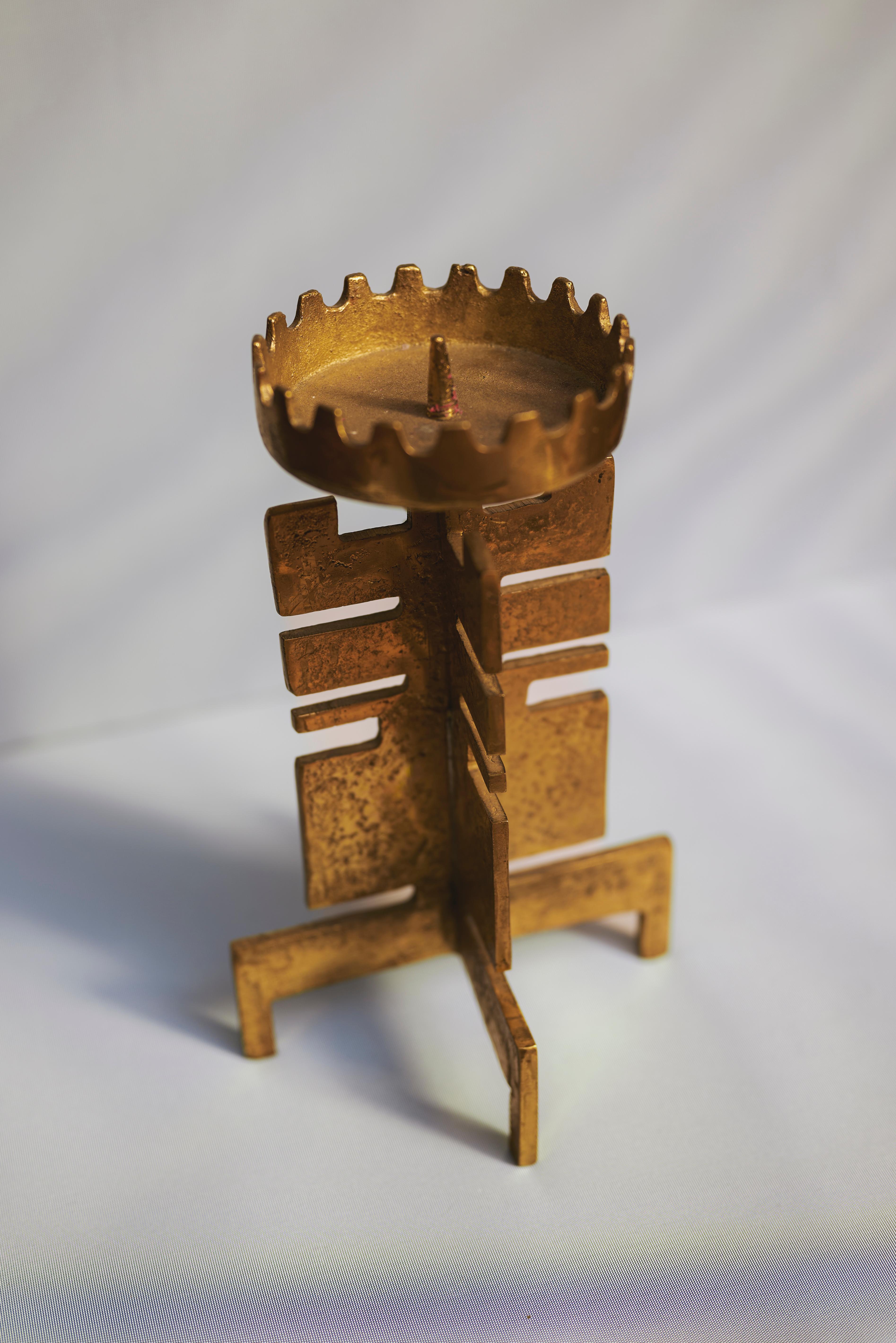 Brutalismo Candelabro brutalista di metà secolo in ottone di Heinz Goll, Austria, anni '60 in vendita