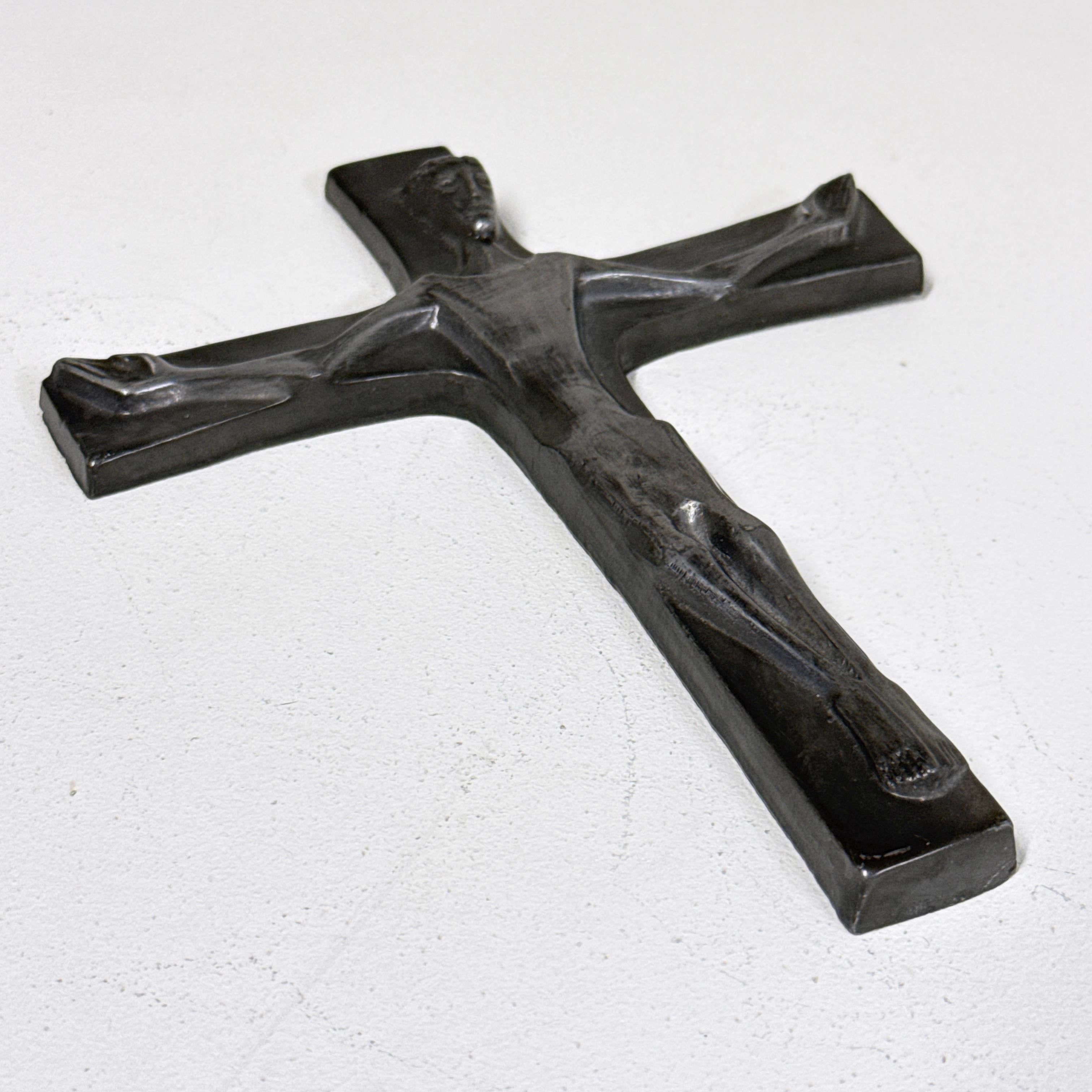 Crucifix en métal coulé Brutalist Mid Century en vente 5