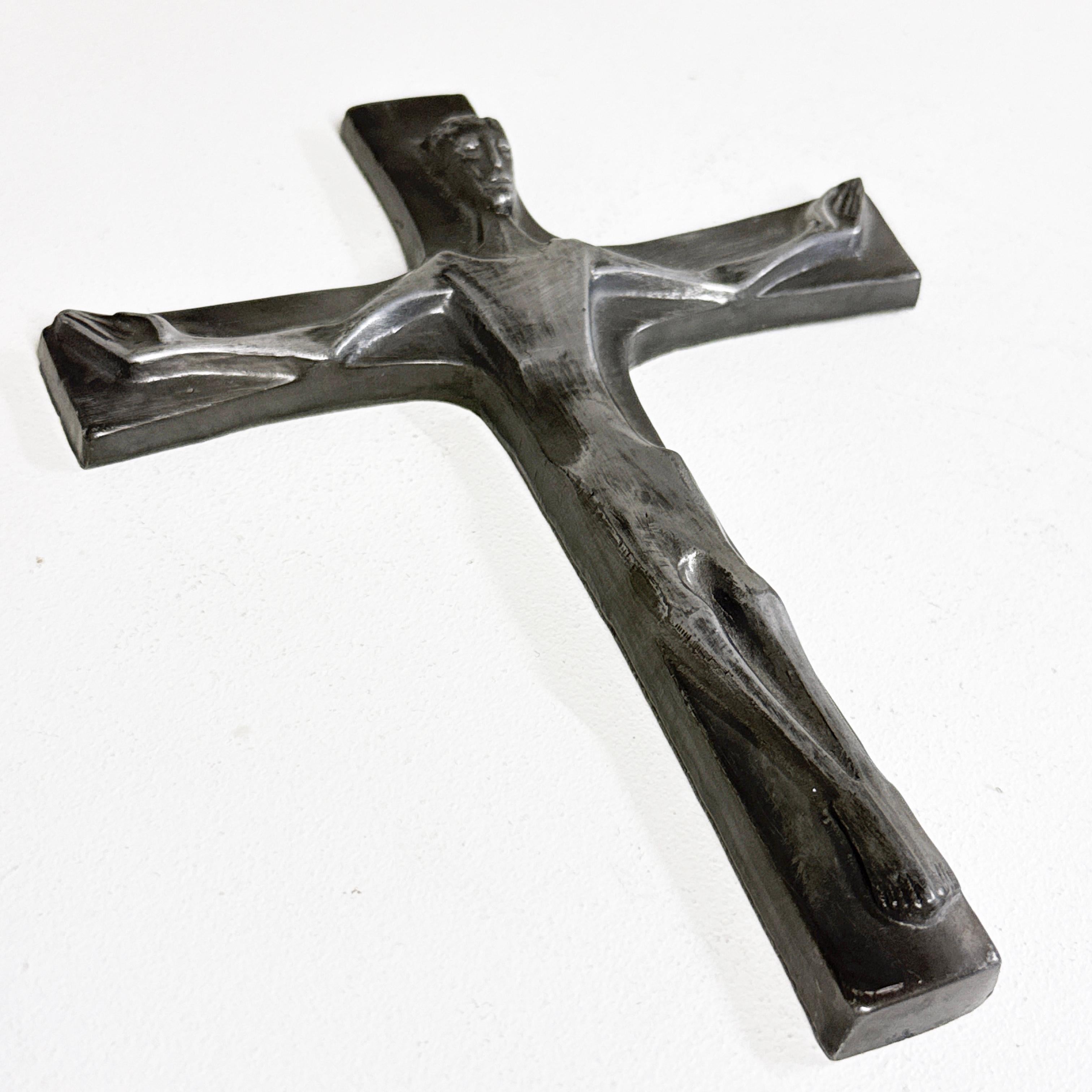 Crucifix en métal coulé Brutalist Mid Century en vente 1