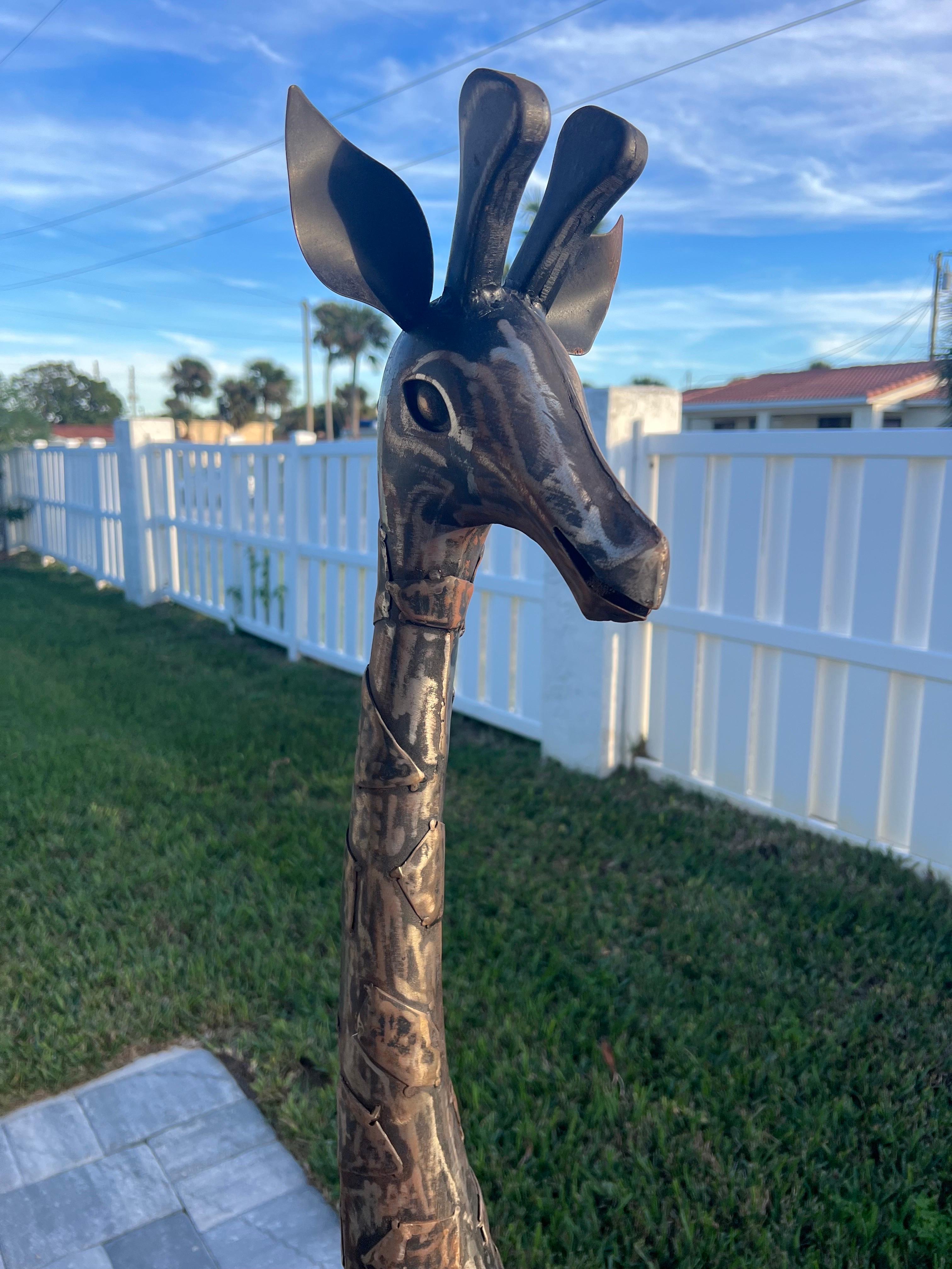Saldato Statua di giraffa brutalista di metà secolo in vendita