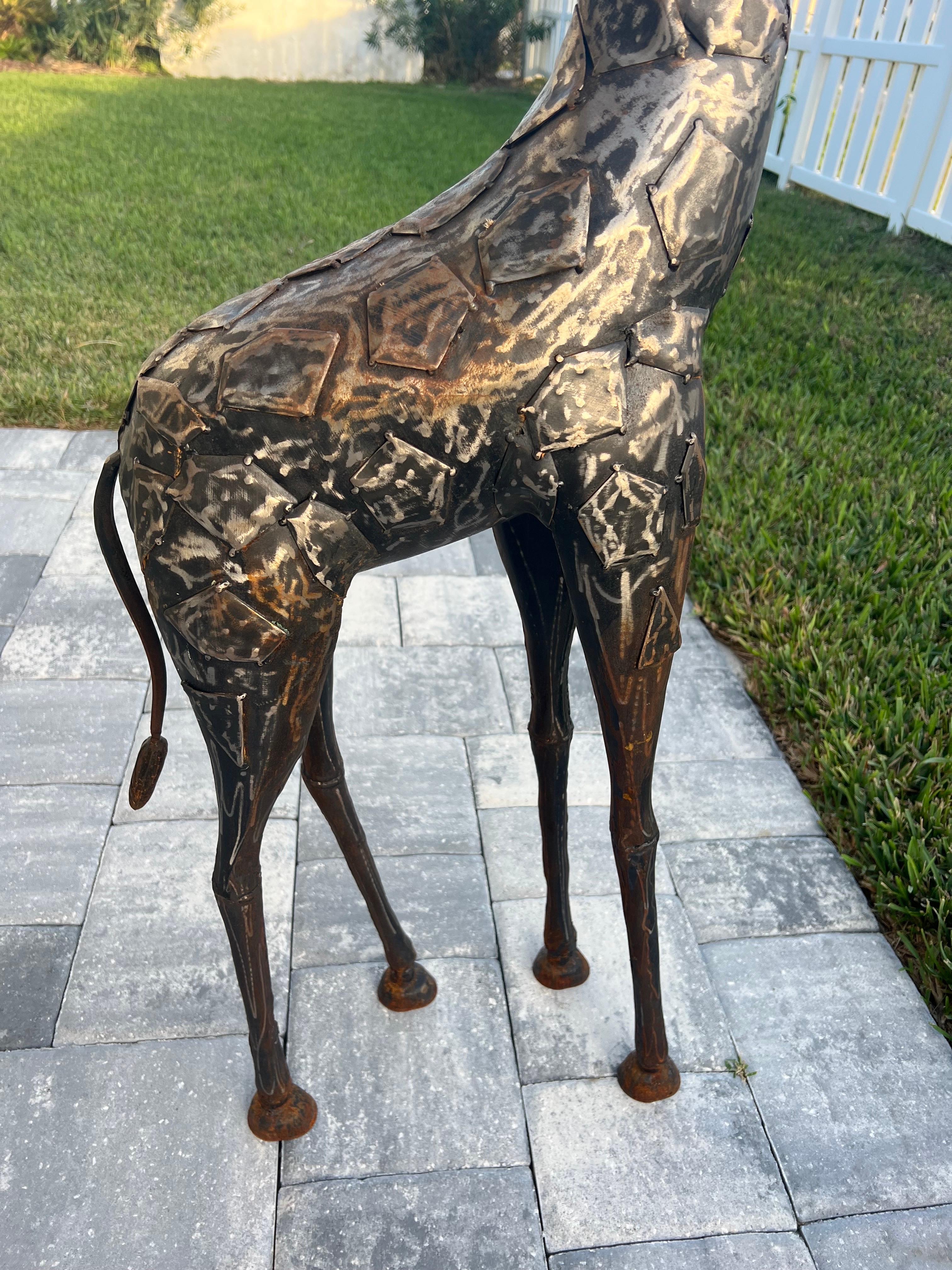 Metallo Statua di giraffa brutalista di metà secolo in vendita