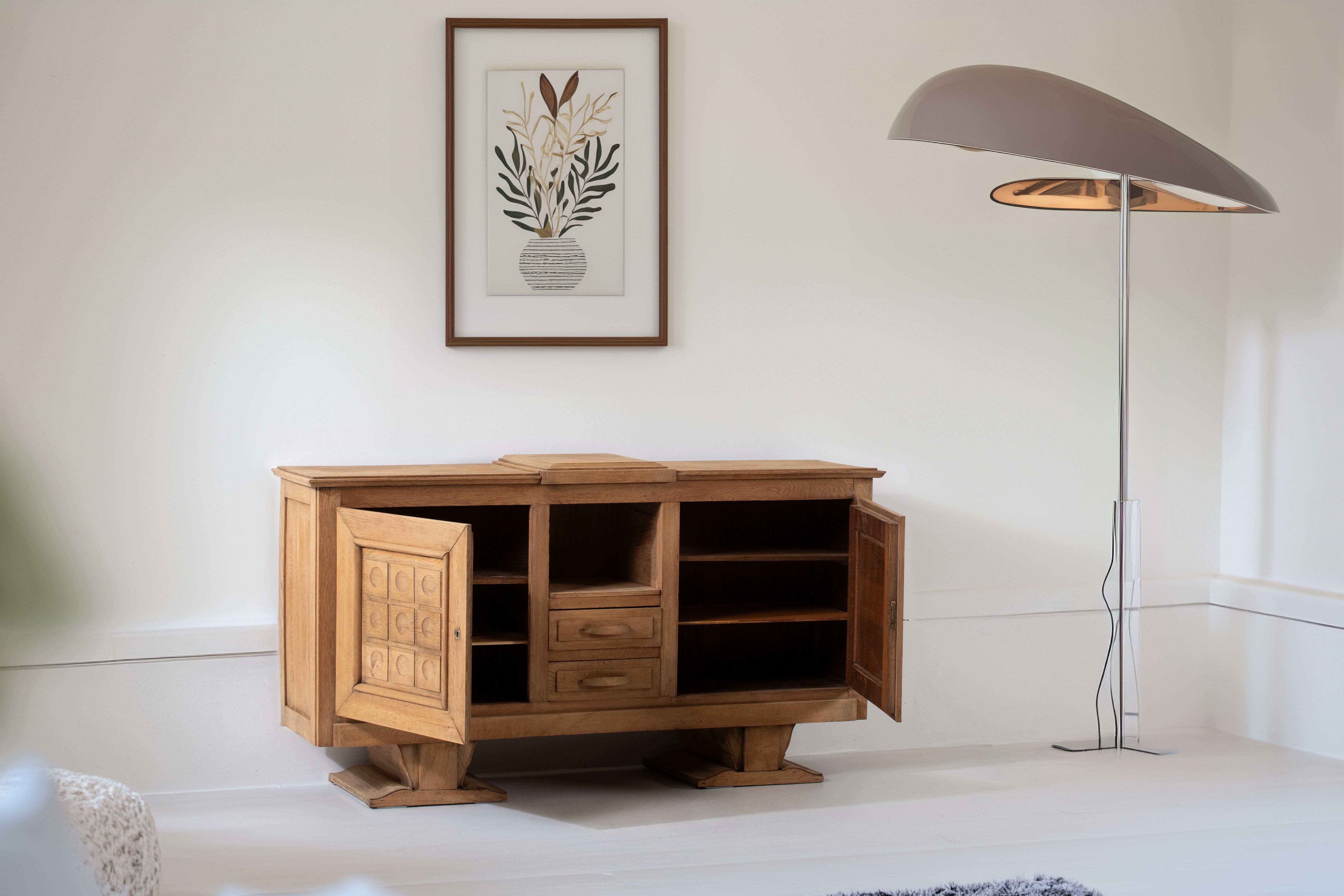 Buffet brutalista di metà secolo in Oak Nature in vendita 4