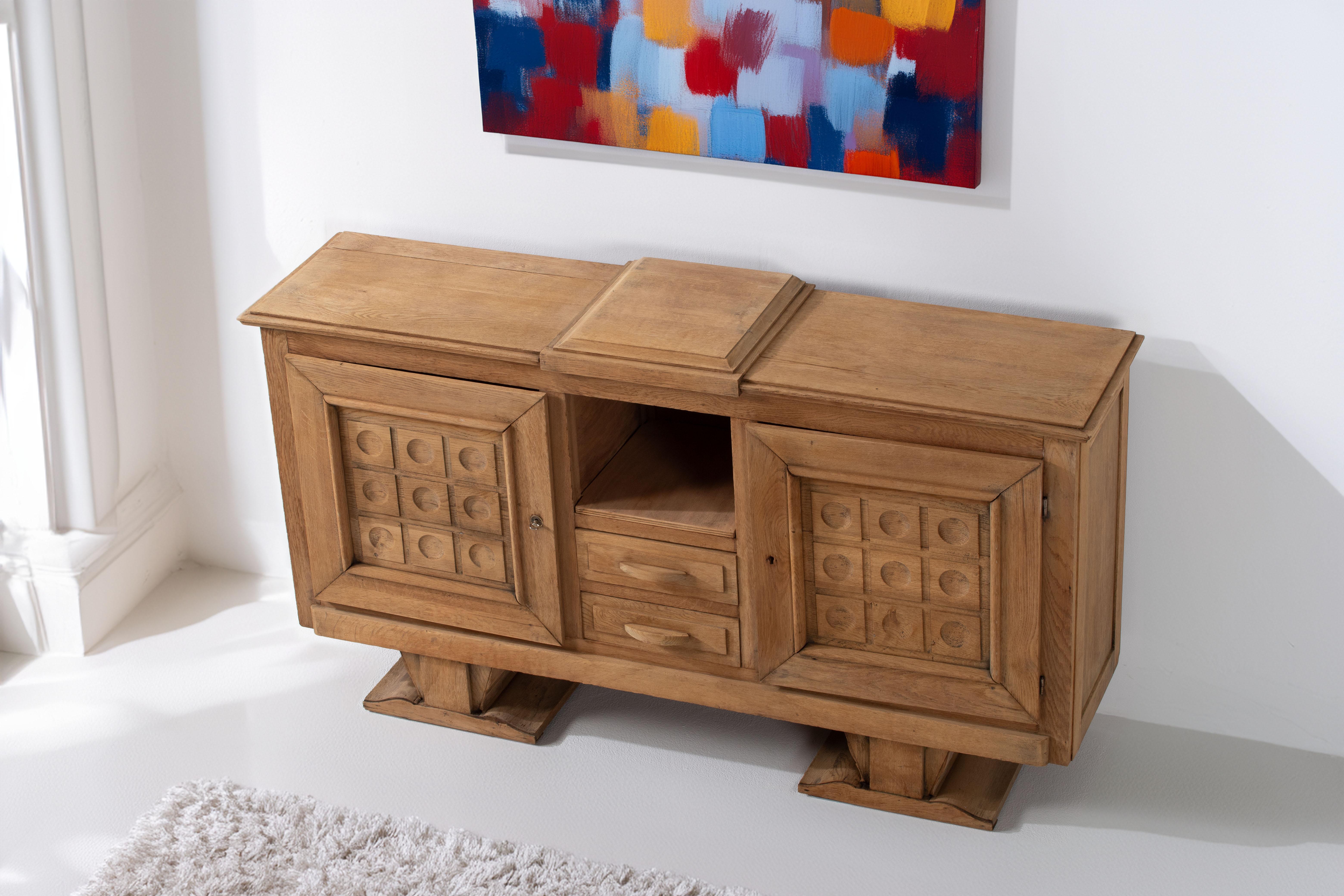 Metà XX secolo Buffet brutalista di metà secolo in Oak Nature in vendita