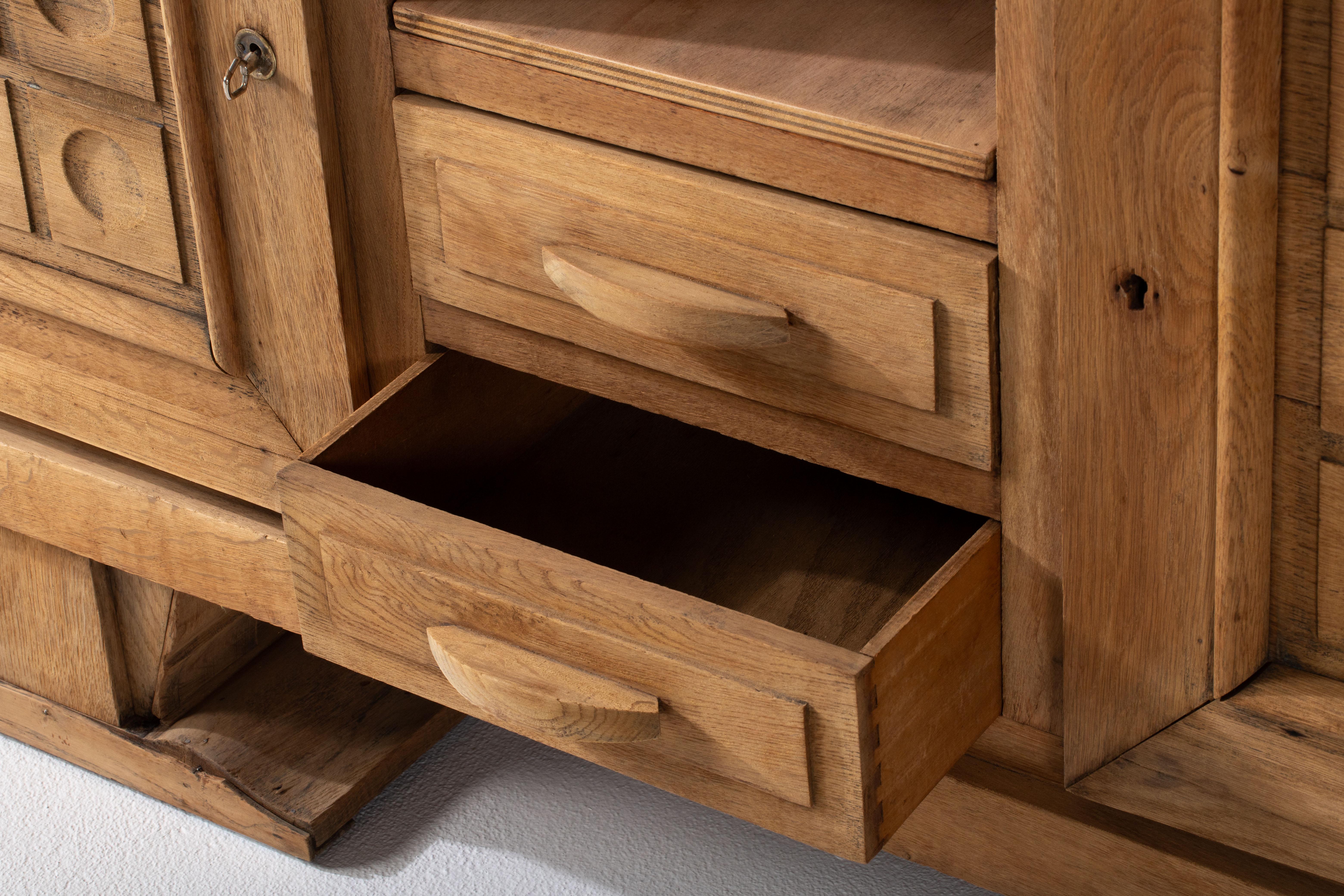 Buffet brutalista di metà secolo in Oak Nature in vendita 2