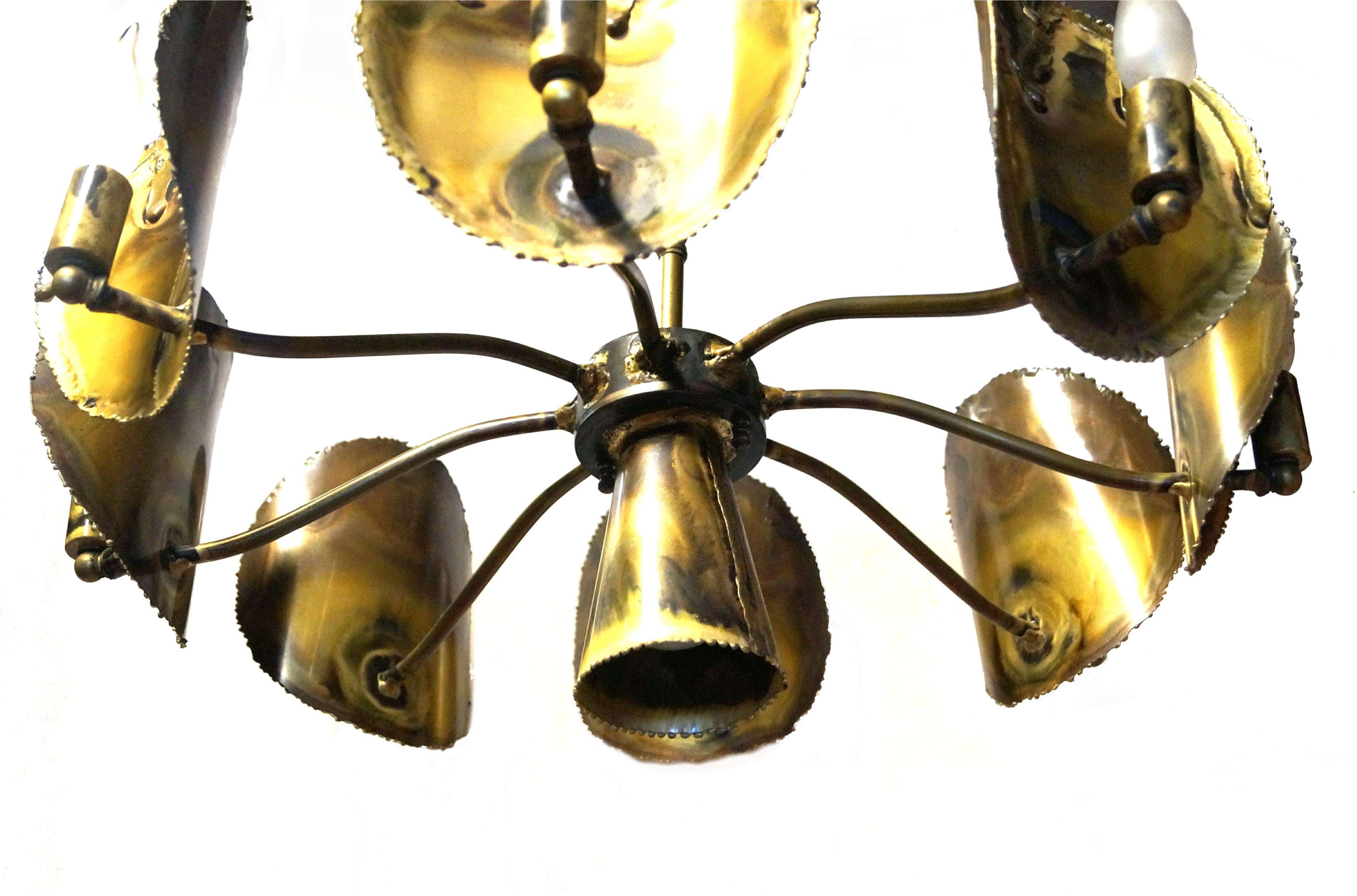 Brutalisme Brutalist Mid-Century Modern Tom Greene Brass Sculptural Chandelier Feldman Co. en vente