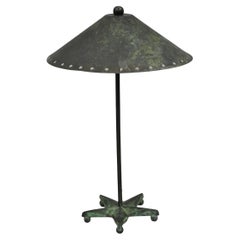 Brutalist Mid Century Modern Verdigris Grün Bronze Stern Ausschnitt Kleine Tischlampe
