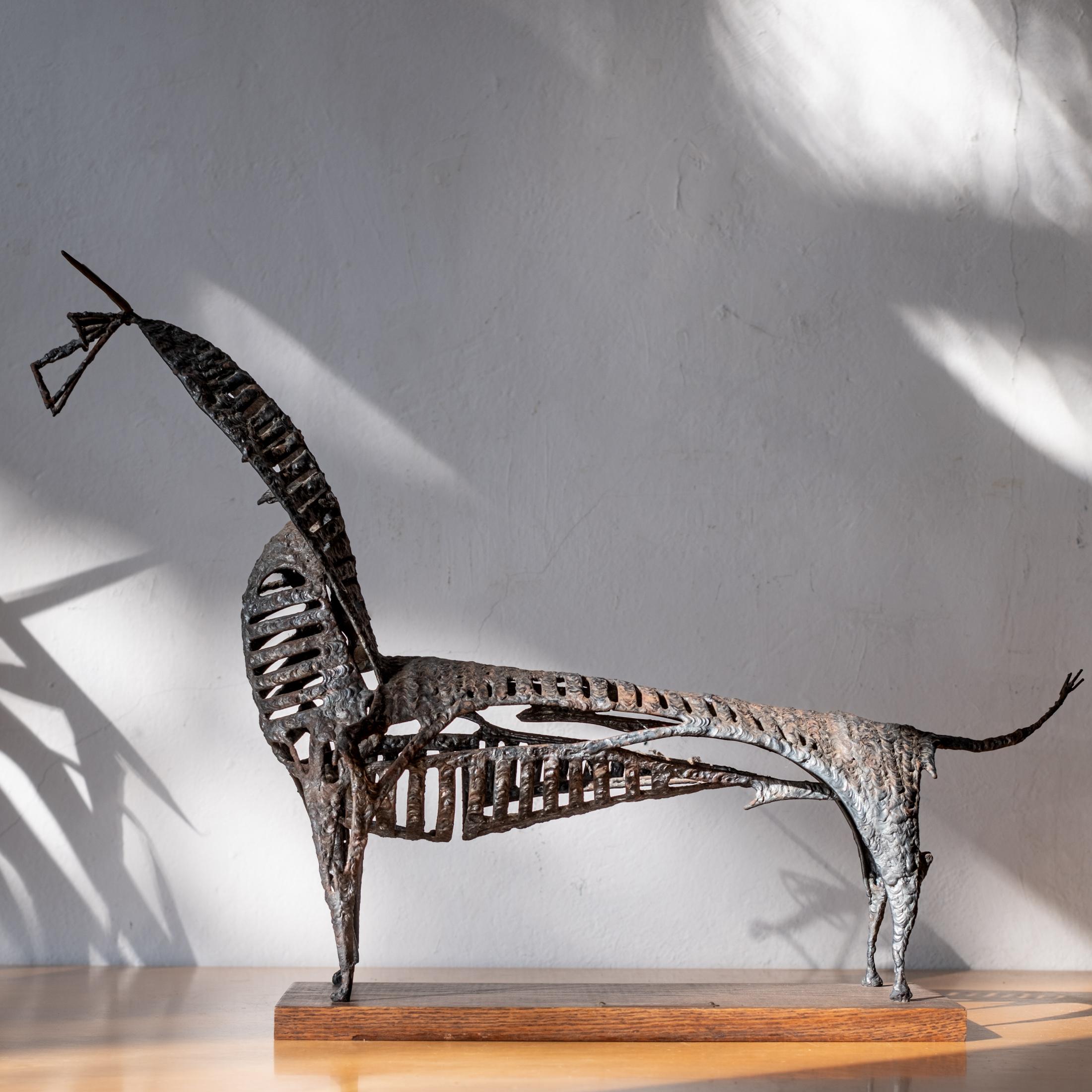 Brutalist Mid Century Modernist Abstrakt Metall Stier Skulptur von Charles (Geschweißt) im Angebot