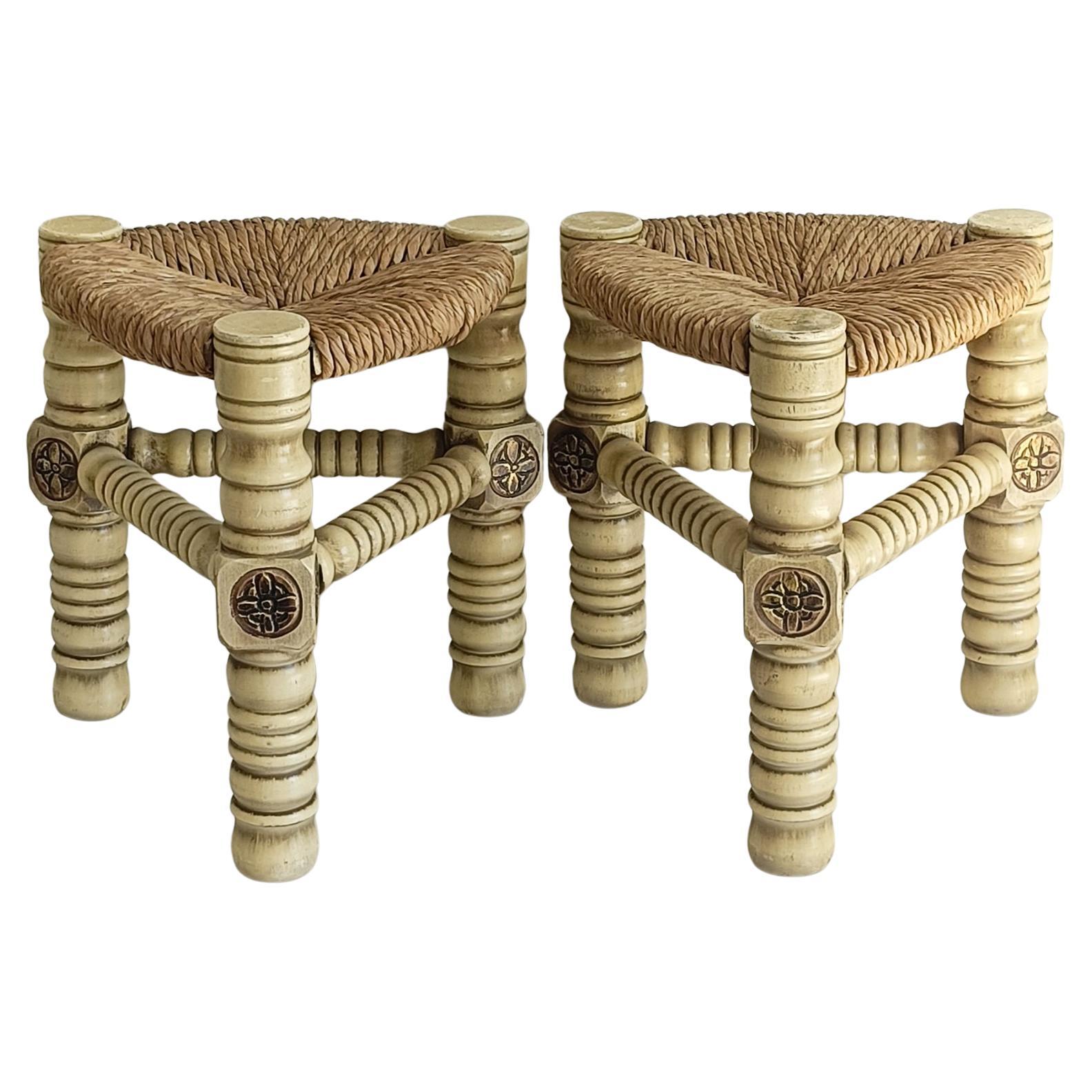 Belga Brutalista di metà secolo  Coppia di sgabelli in Wood e fibra naturale, Belgio, anni '60 in vendita