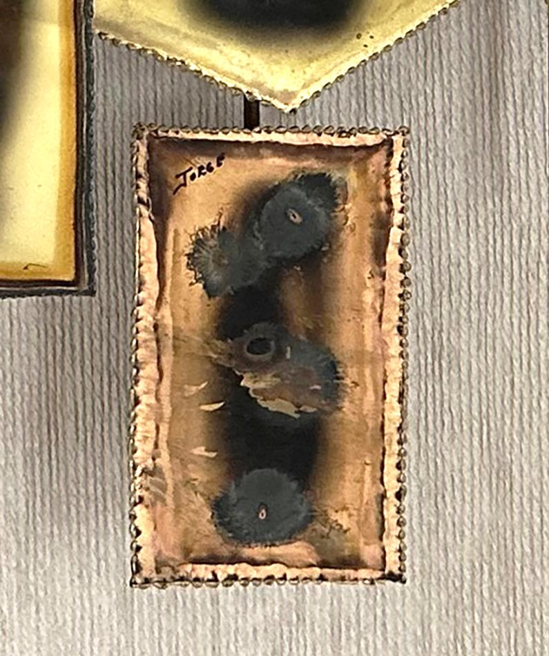 Brutalist Mid-Century Wall Sculpture in Mixed Metals by Jorge, Signed For Sale 5