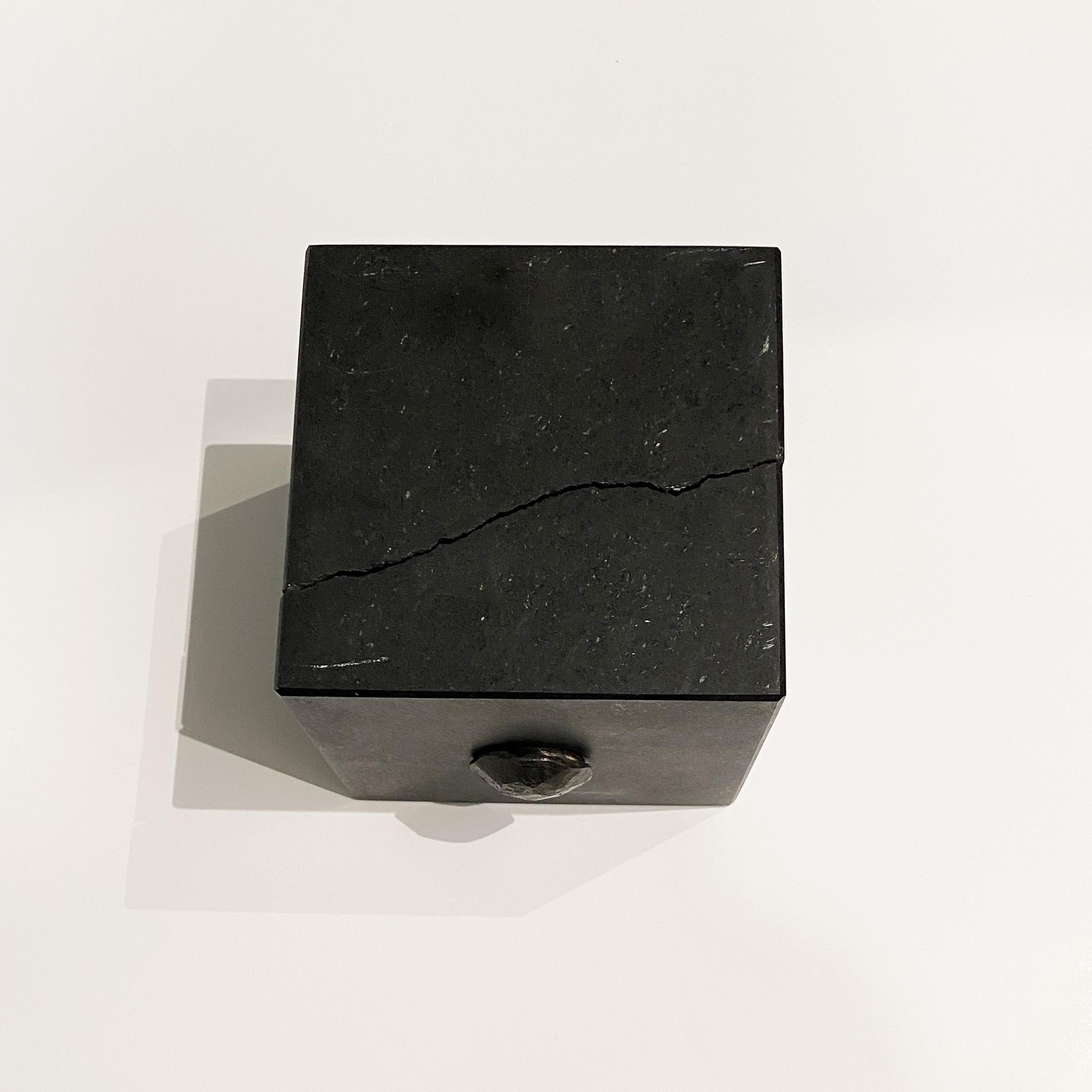 Giapponese Scultura brutalista minimalista SA I Diabase di Hiroshi Koyama, Giappone, anni Novanta. in vendita