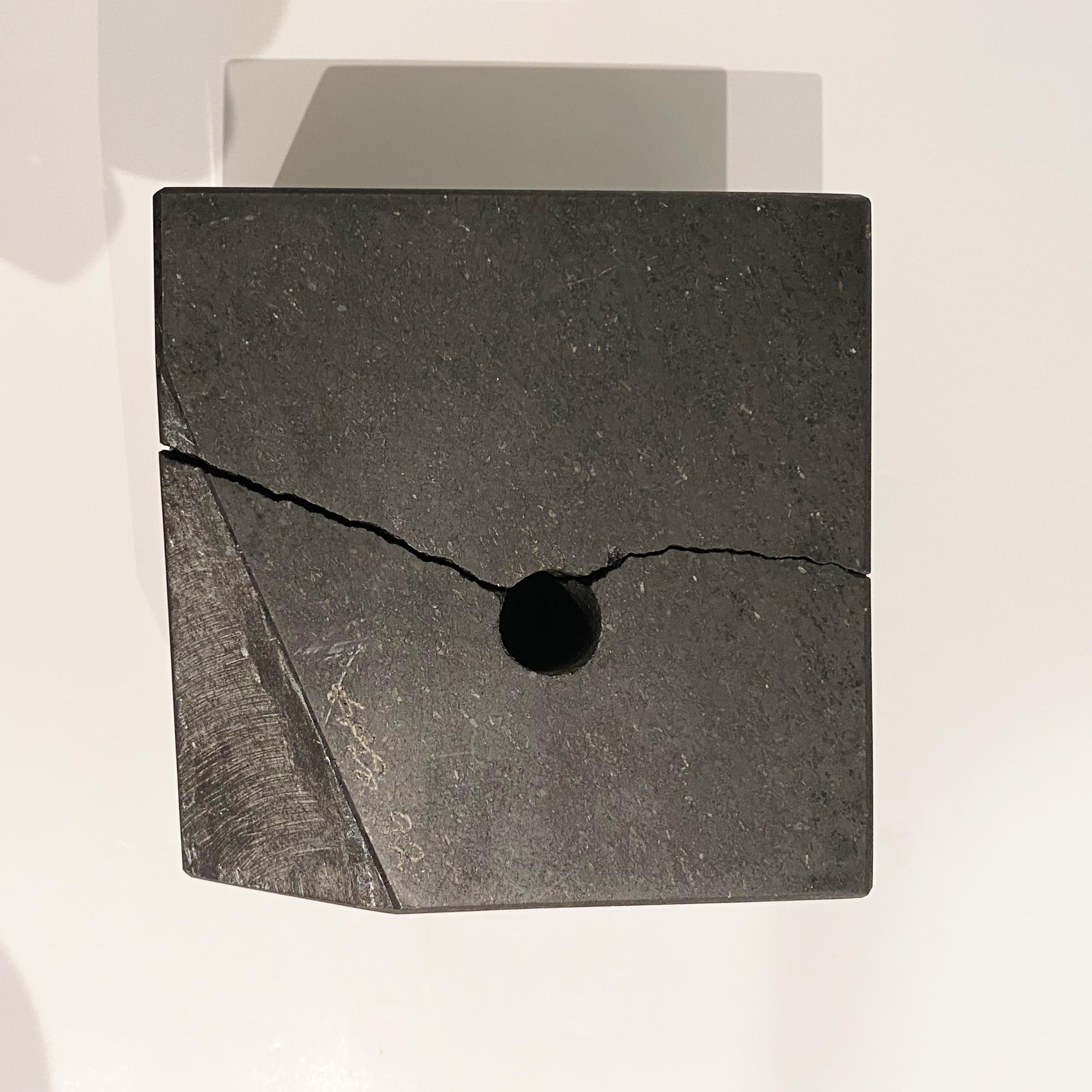 Fine XX secolo Scultura brutalista minimalista SA I Diabase di Hiroshi Koyama, Giappone, anni Novanta. in vendita