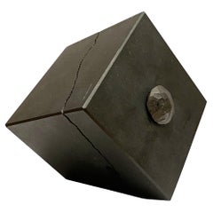 Escultura de Diabasa Brutalista Minimalista SA I de Hiroshi Koyama, Japón, década de 1990.