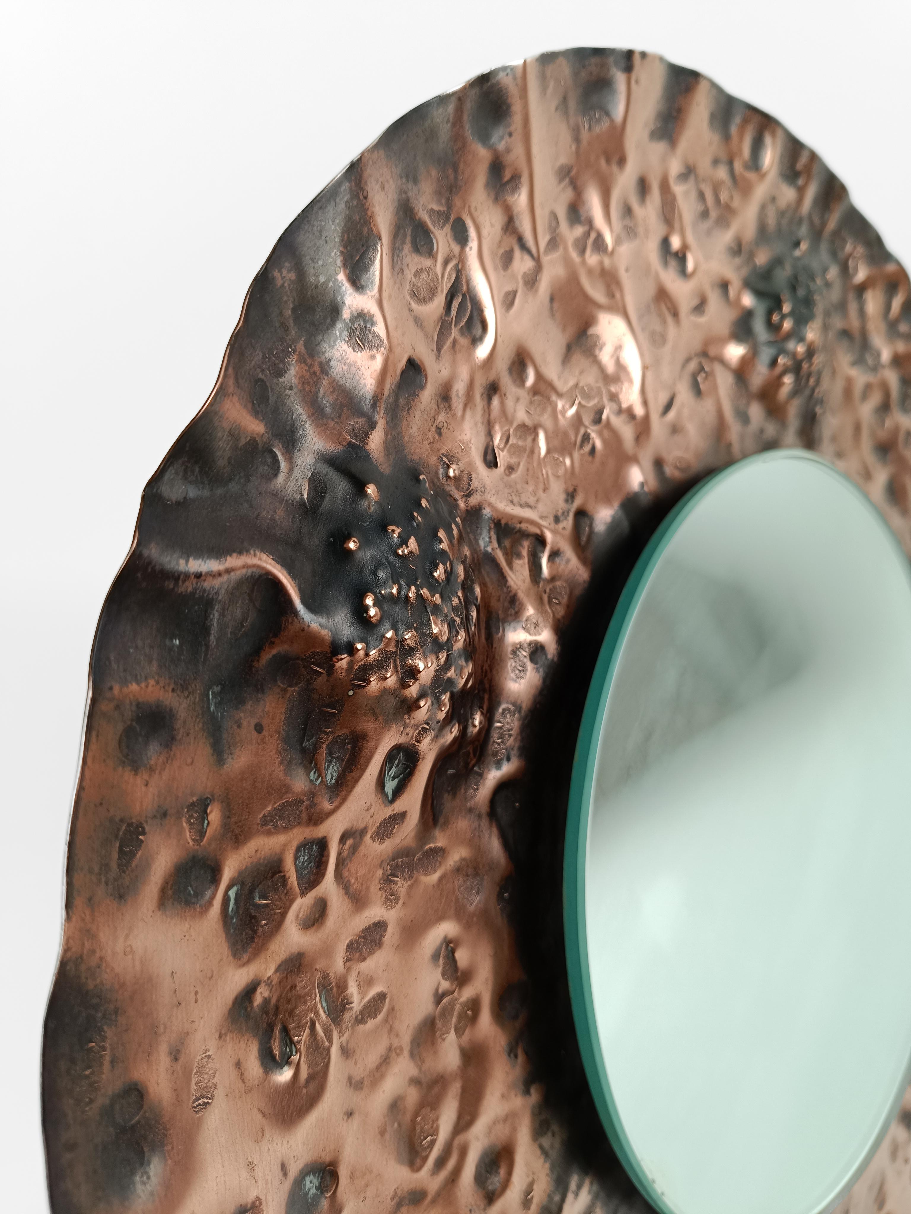 Brutalist Mirror in hammered copper in the style of A. Bragalini, Italy 1960s  For Sale 8