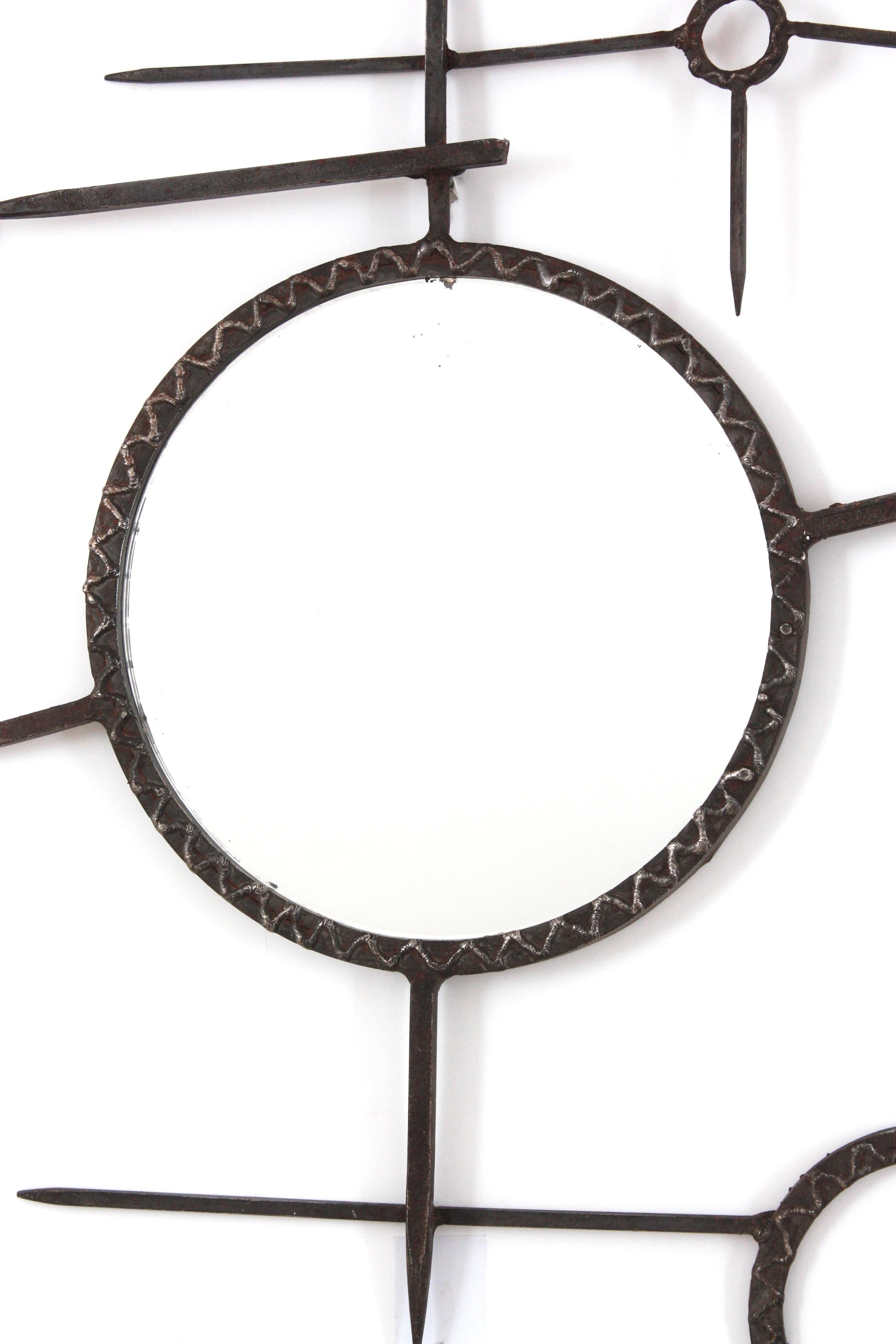 Miroir brutaliste en fer forgé, inspiré par Joan Miró, Espagne, années 1950 en vente 2