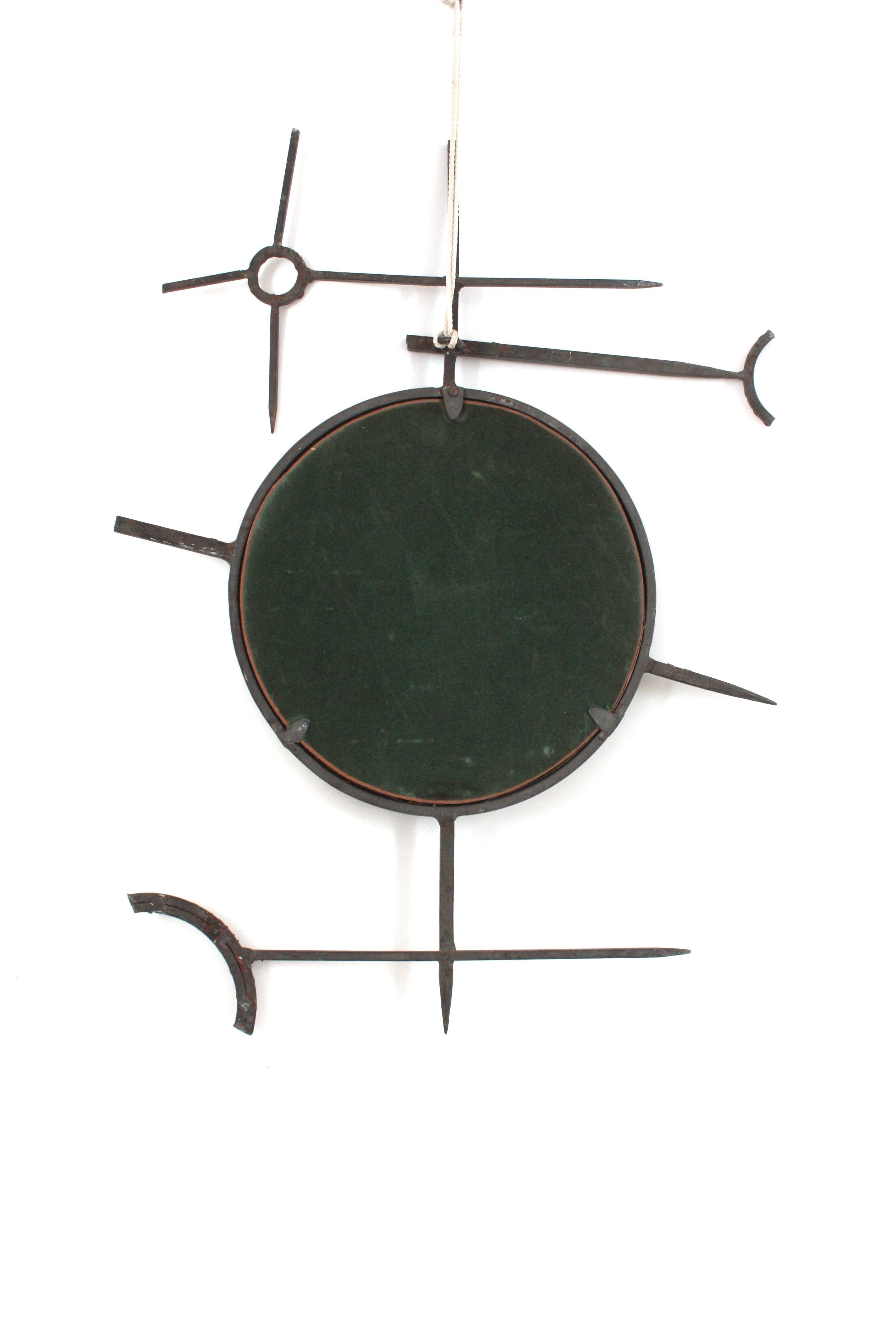 Miroir brutaliste en fer forgé, inspiré par Joan Miró, Espagne, années 1950 en vente 6