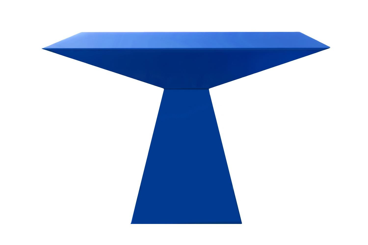 Espagnol Table de salle à manger moderne brutaliste laquée noire Desfase en vente