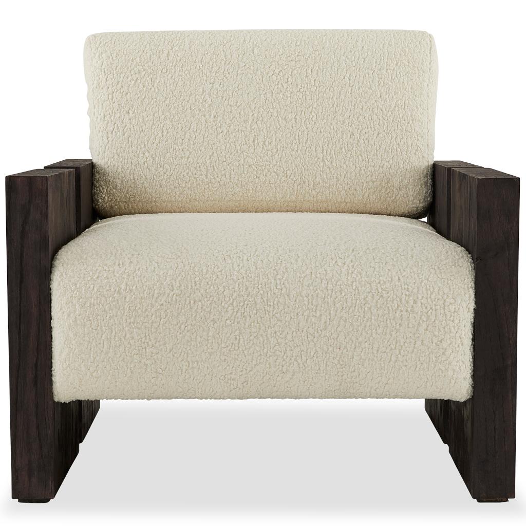 Der Cant Lounge Chair mit seinen starken brutalistischen Proportionen ist ein Entwurf von Egg Designs und wird in Südafrika hergestellt.
Dieser Loungesessel im brutalistischen Stil wurde von der rauen, brutalen Schönheit Afrikas inspiriert.
Die