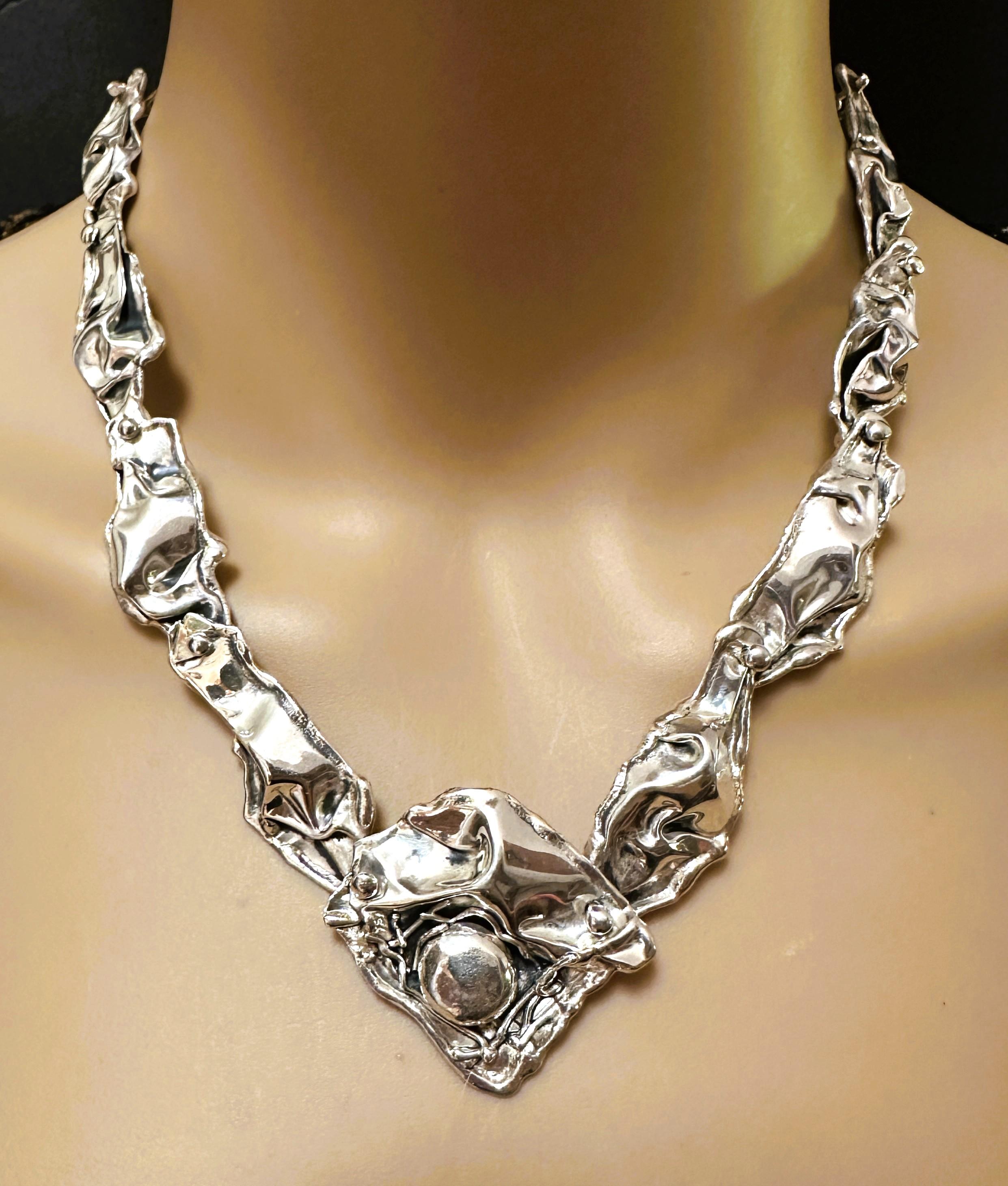 Brutalist Modernist Forged Sterling Silver Petal Necklace in vendita 2